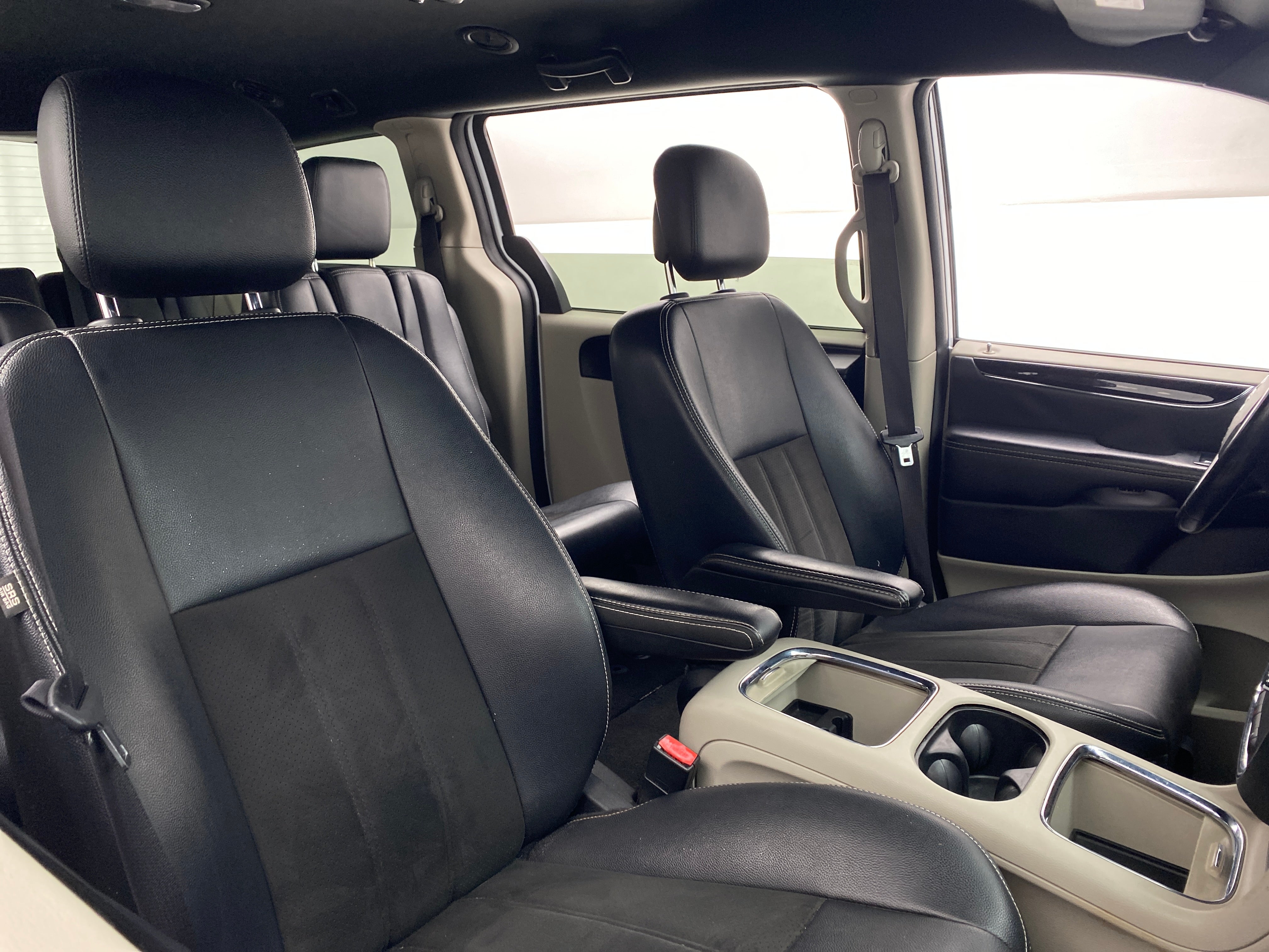 2019 Dodge Grand Caravan SXT 2