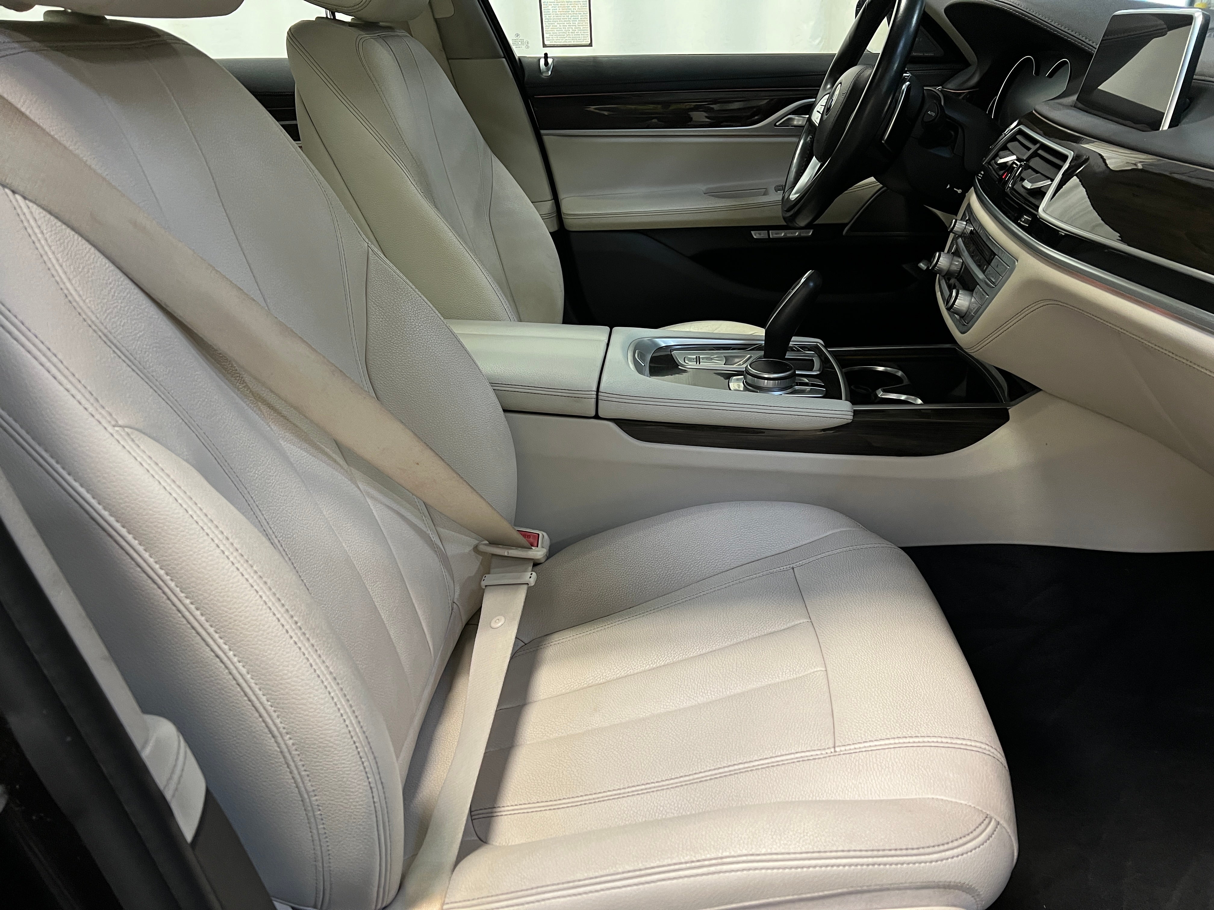 2016 BMW 7 Series 740i 2