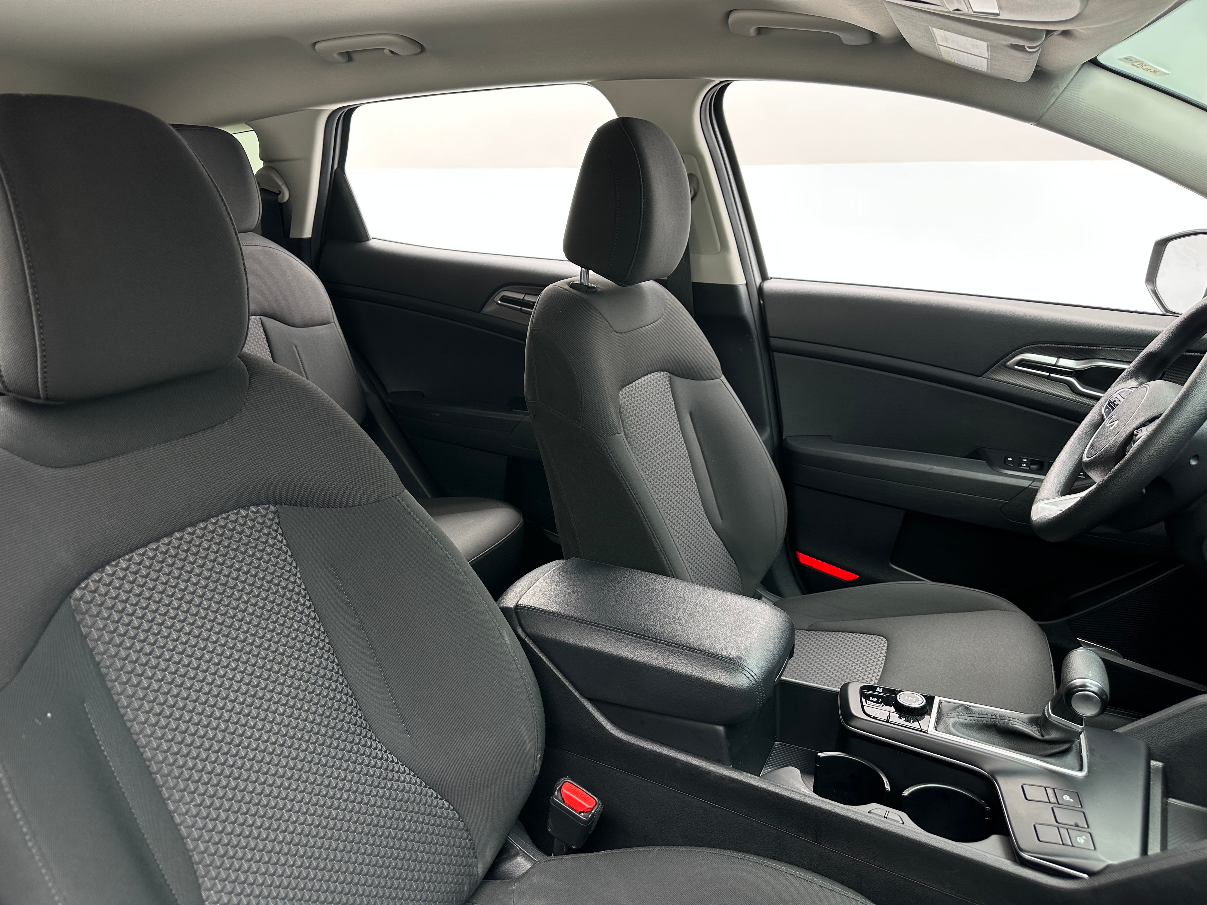 2023 Kia Sportage LX 2