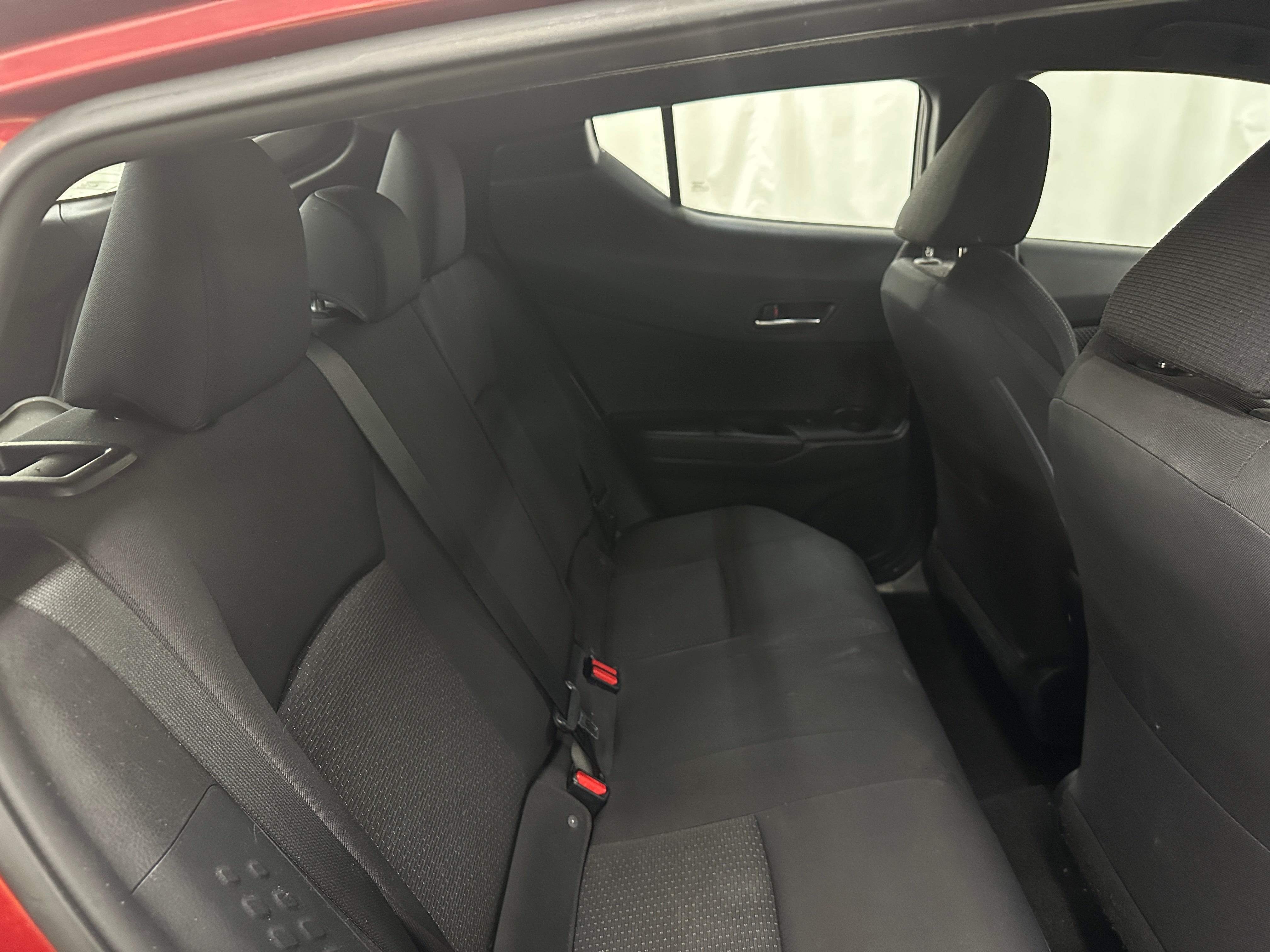 2018 Toyota C-HR XLE 6