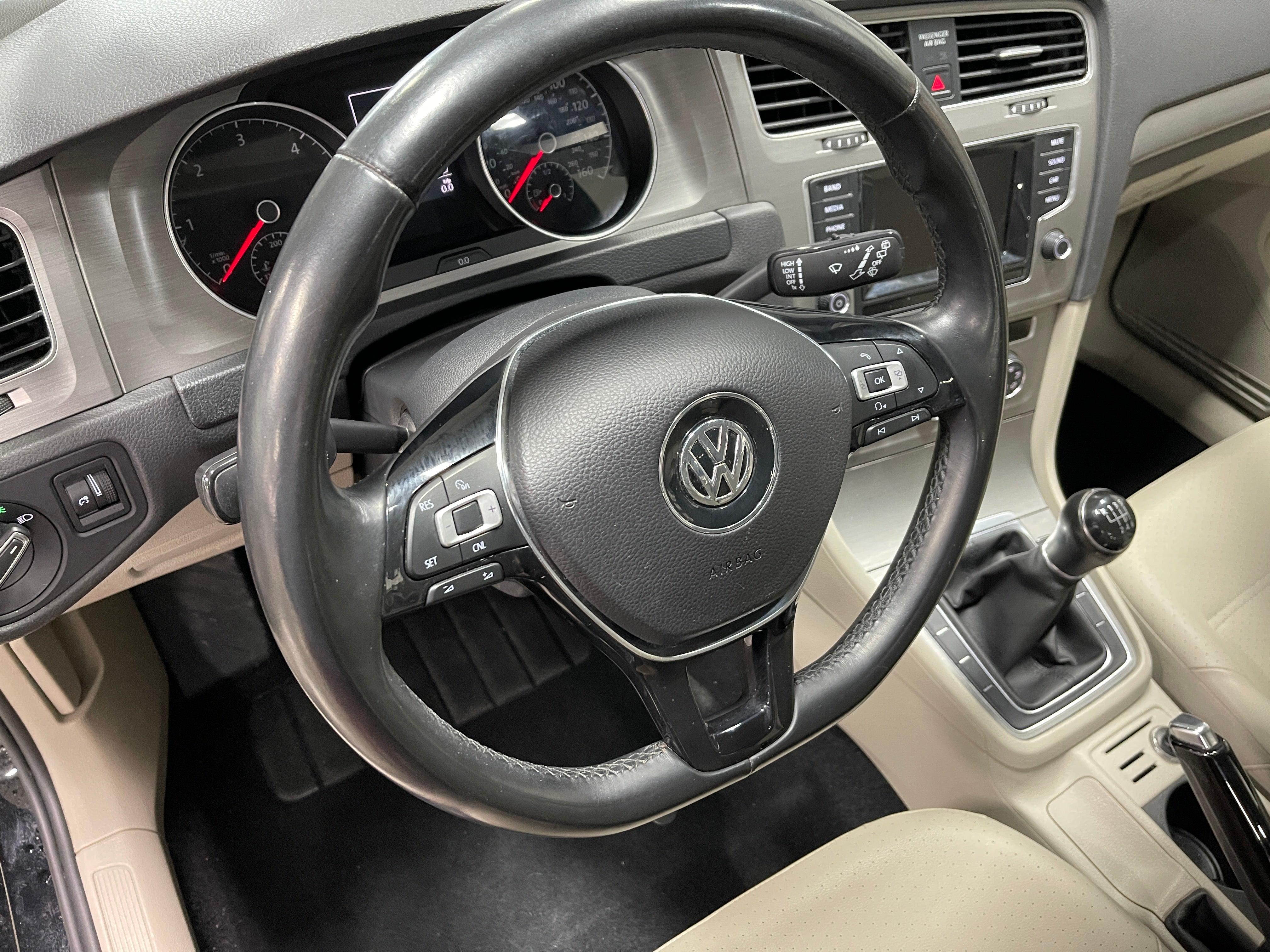 2015 Volkswagen Golf TDI S 4