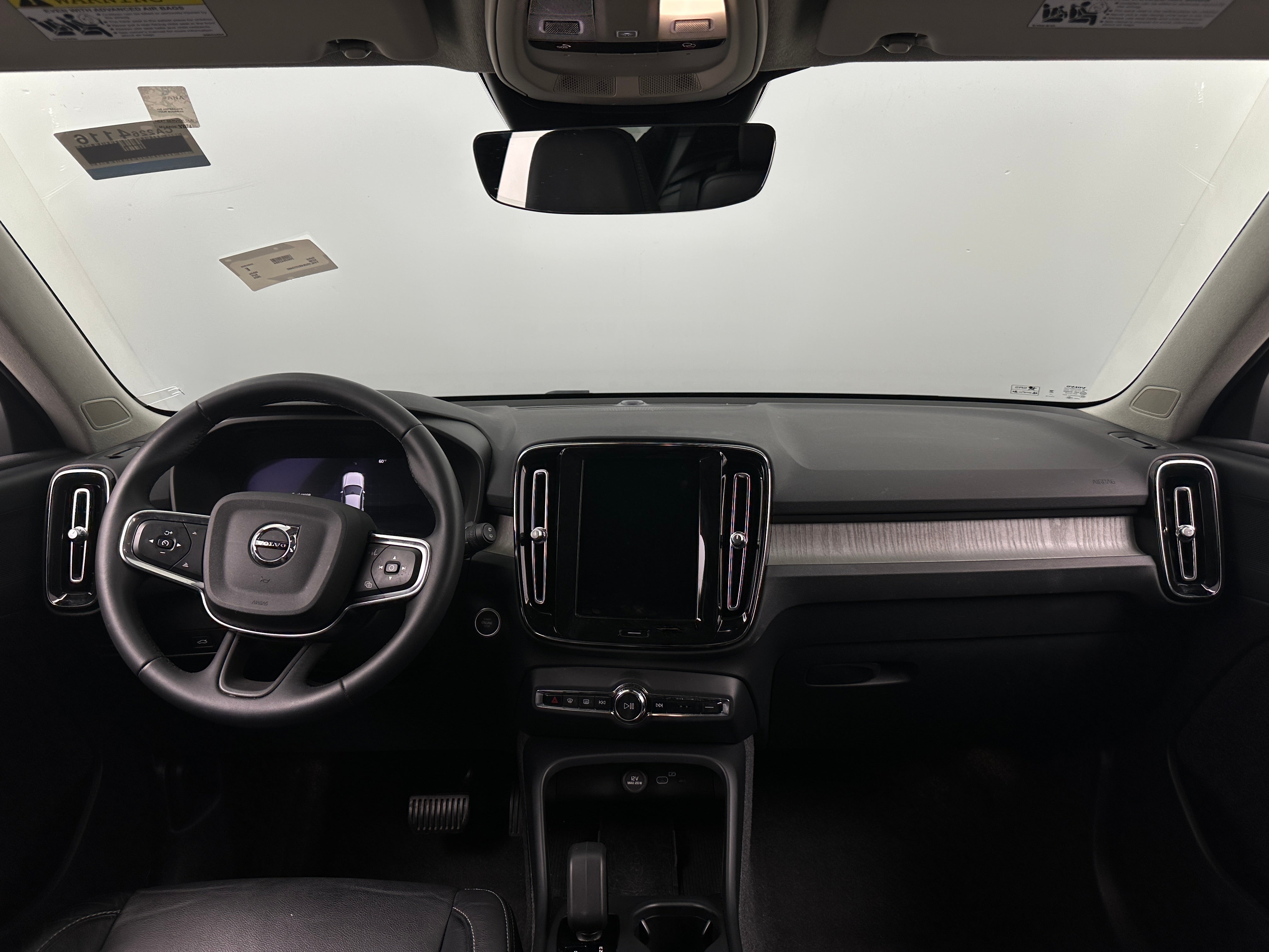 2024 Volvo XC40 B5 Core 3