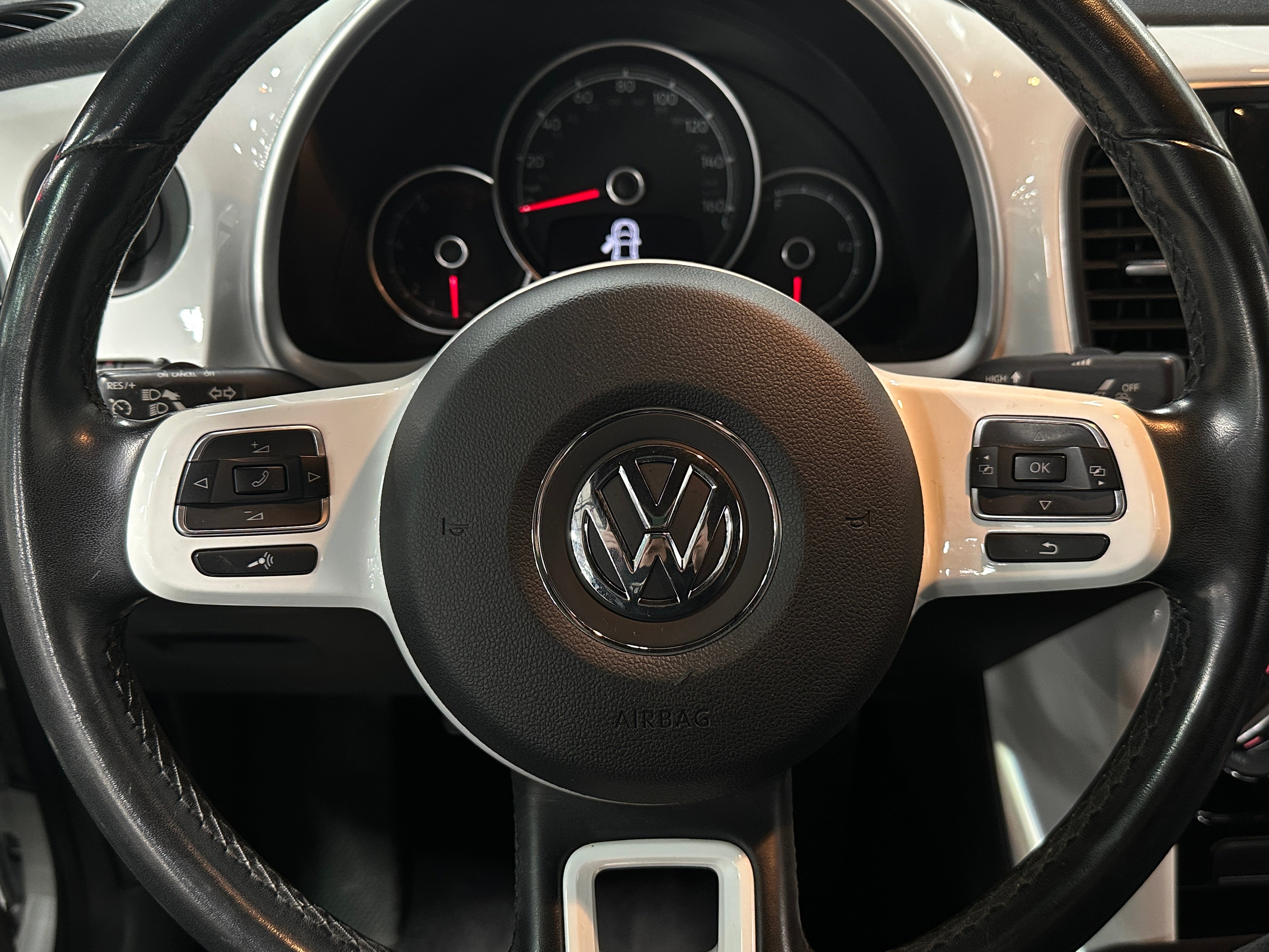 2018 Volkswagen Beetle S 5