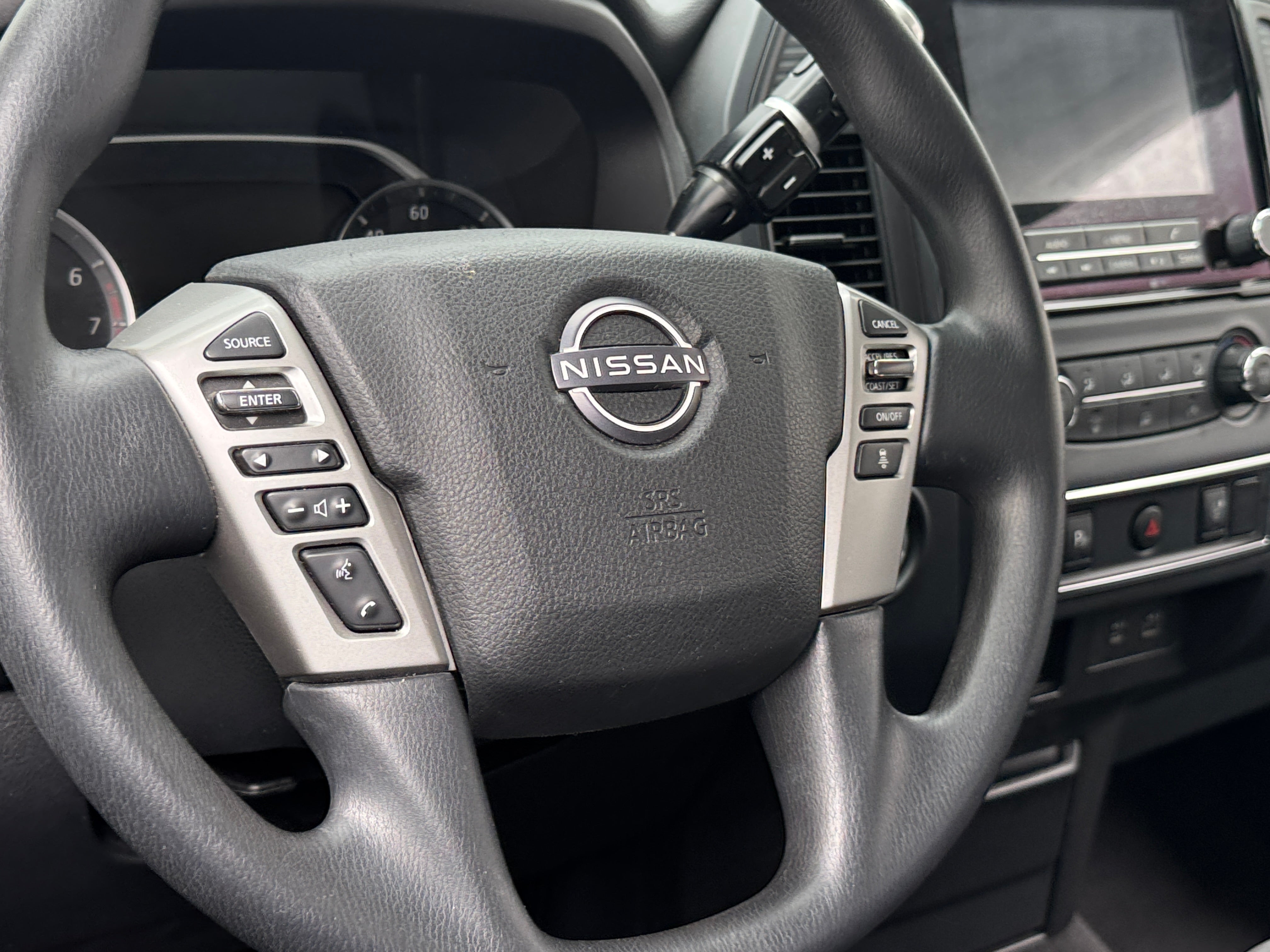 2023 Nissan Titan SV 5