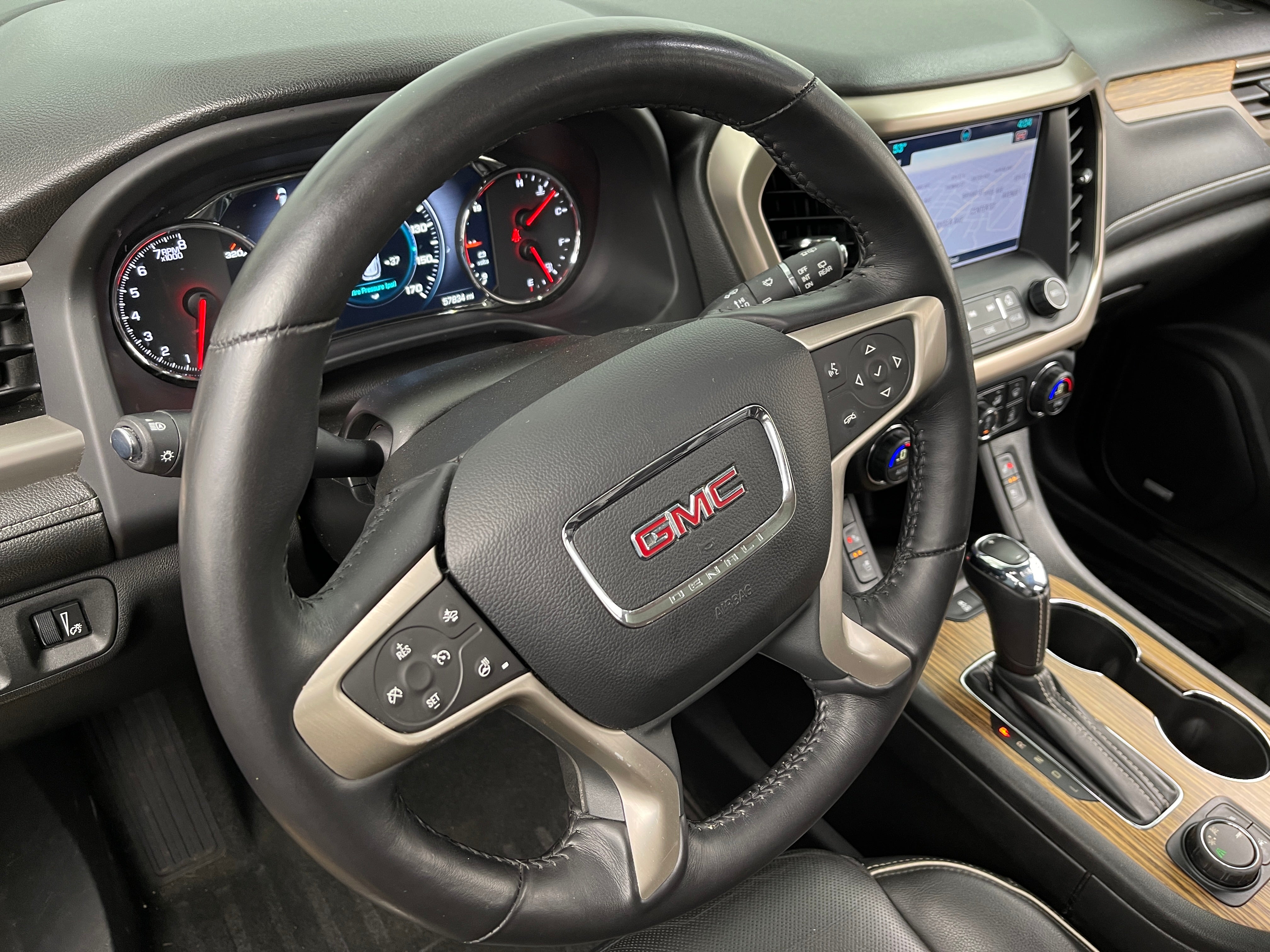 2017 GMC Acadia Denali 4