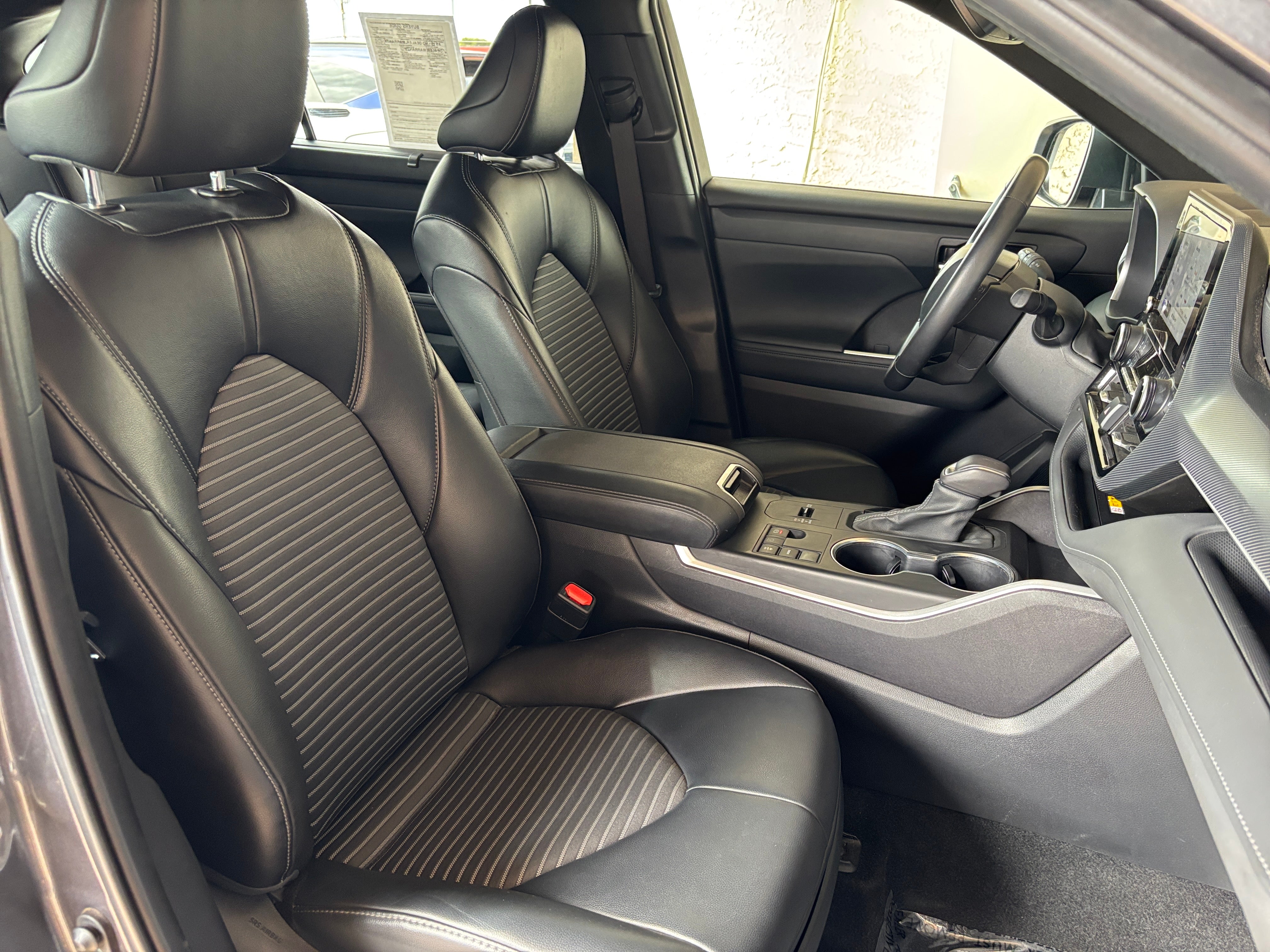 2024 Toyota Highlander XSE 2