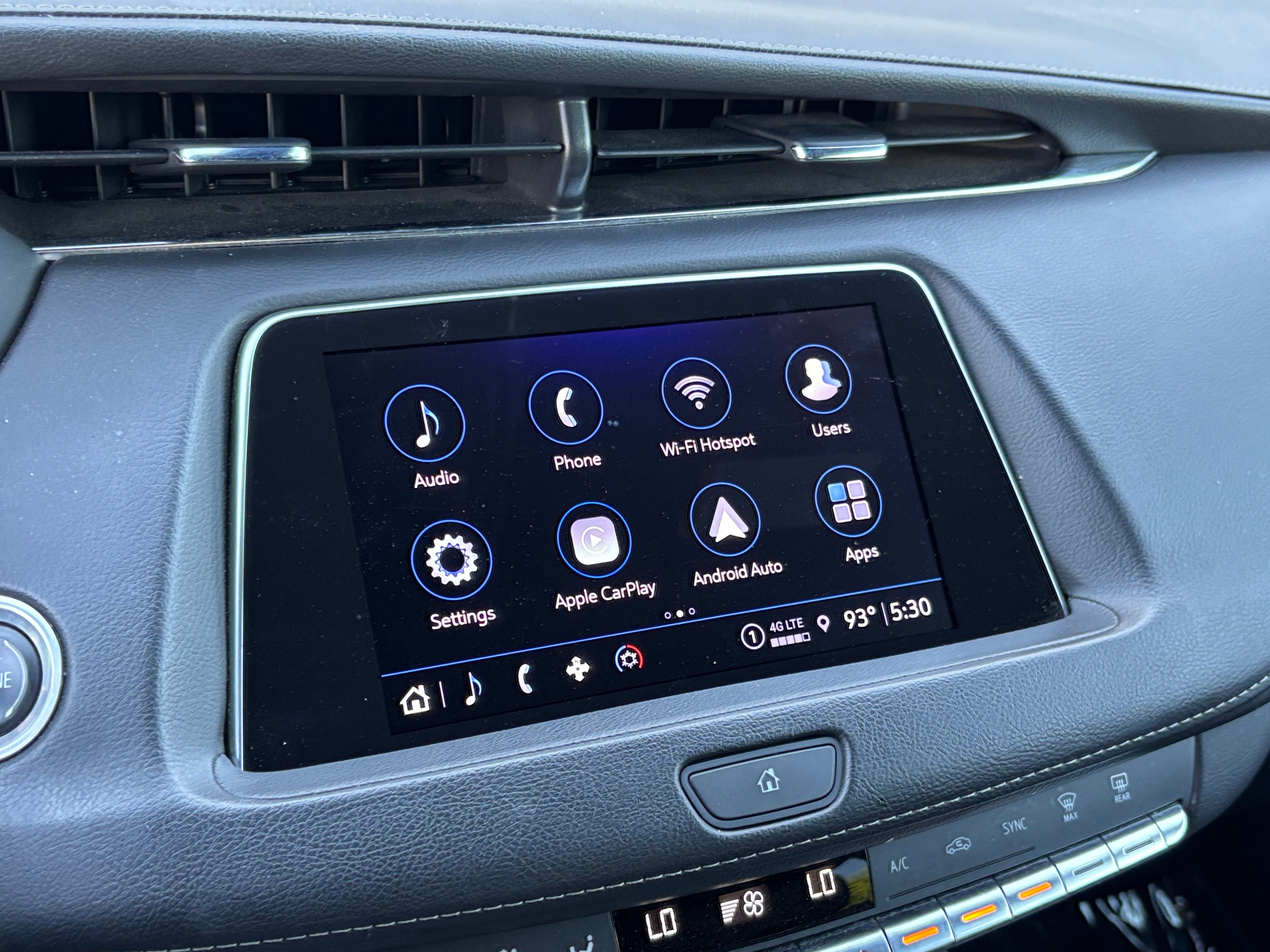 2023 Cadillac XT4 Premium Luxury 4