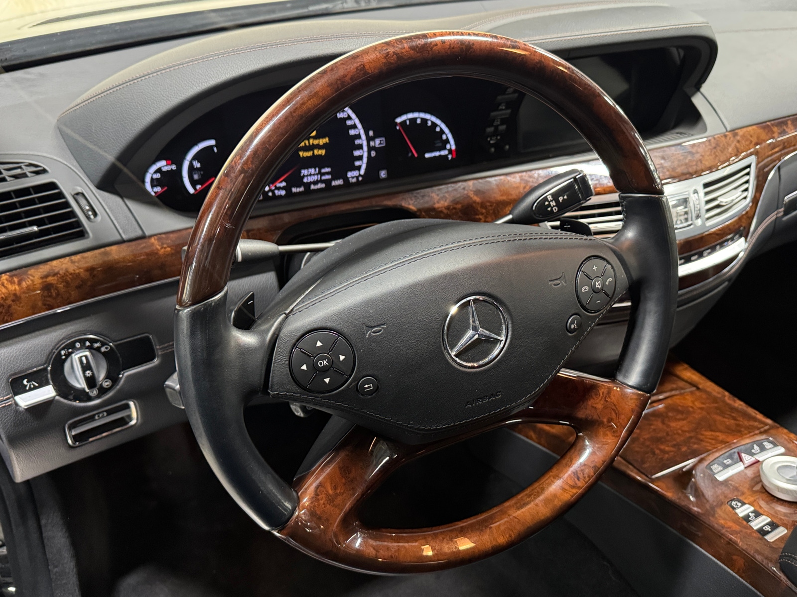 Thumbnail: 2013 Mercedes-Benz S-Class - 5