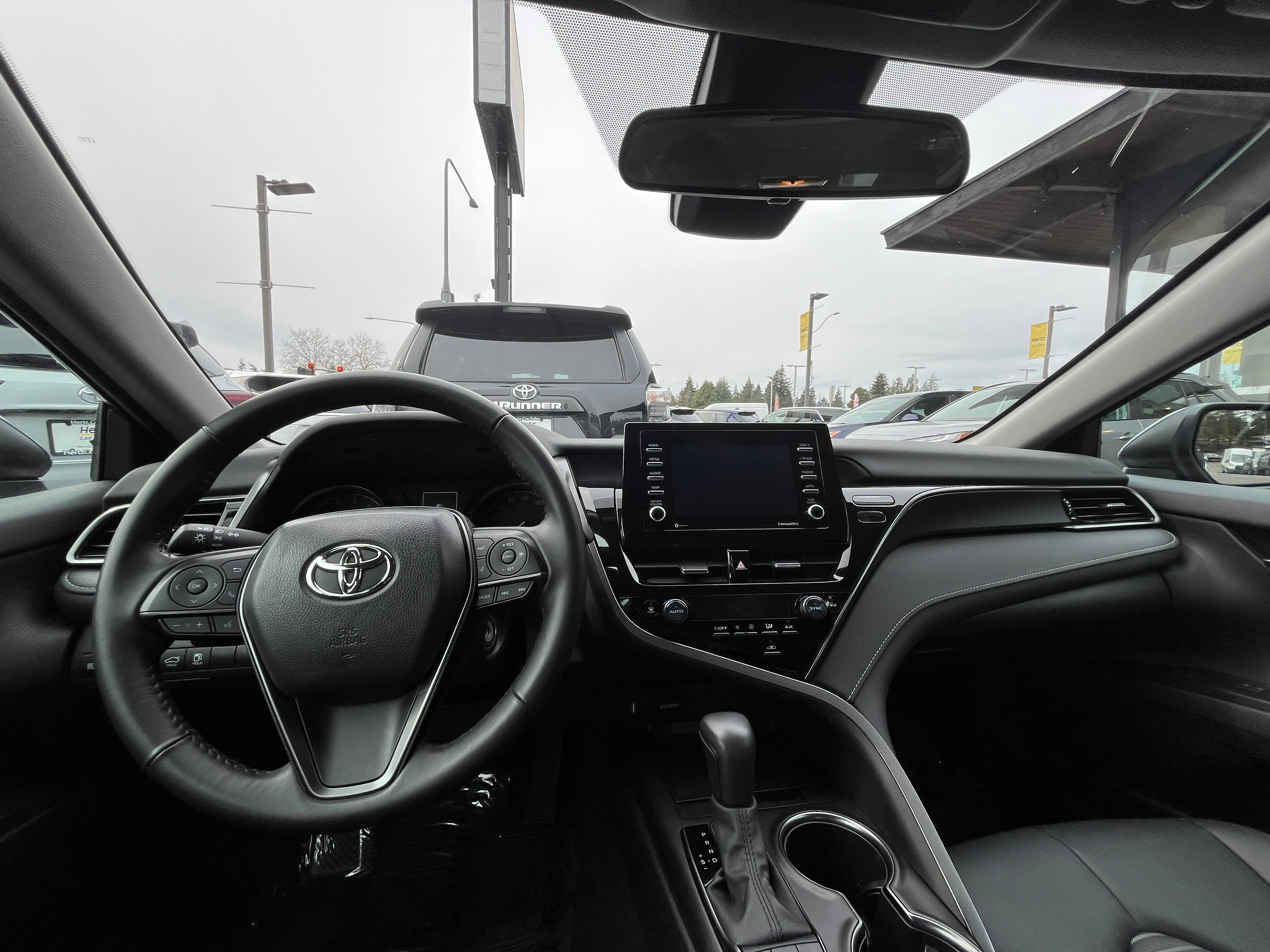 2024 Toyota Camry SE 3