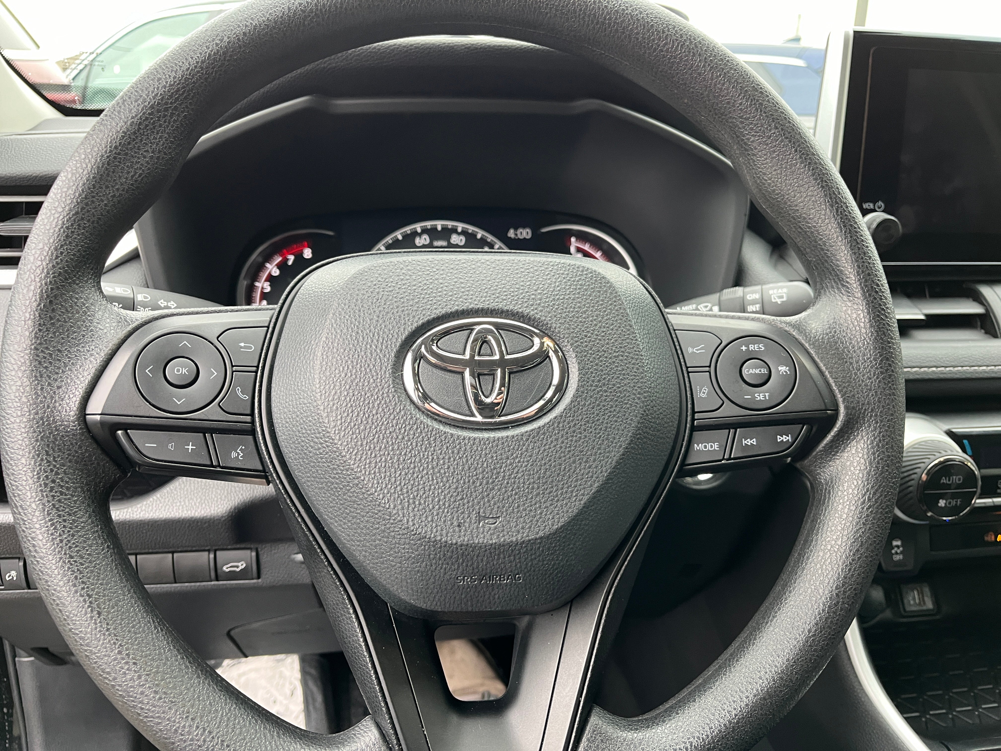 2024 Toyota RAV4 XLE 5