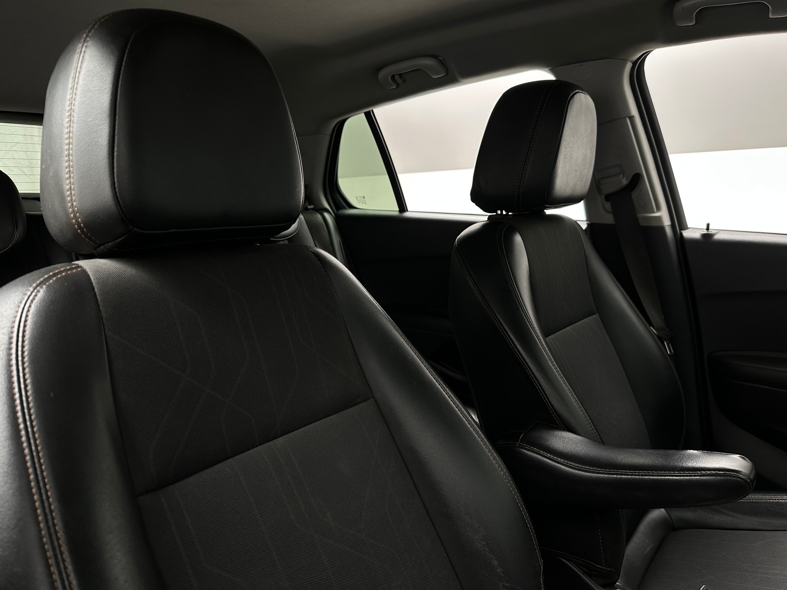 Thumbnail: 2021 Chevrolet Trax - 2