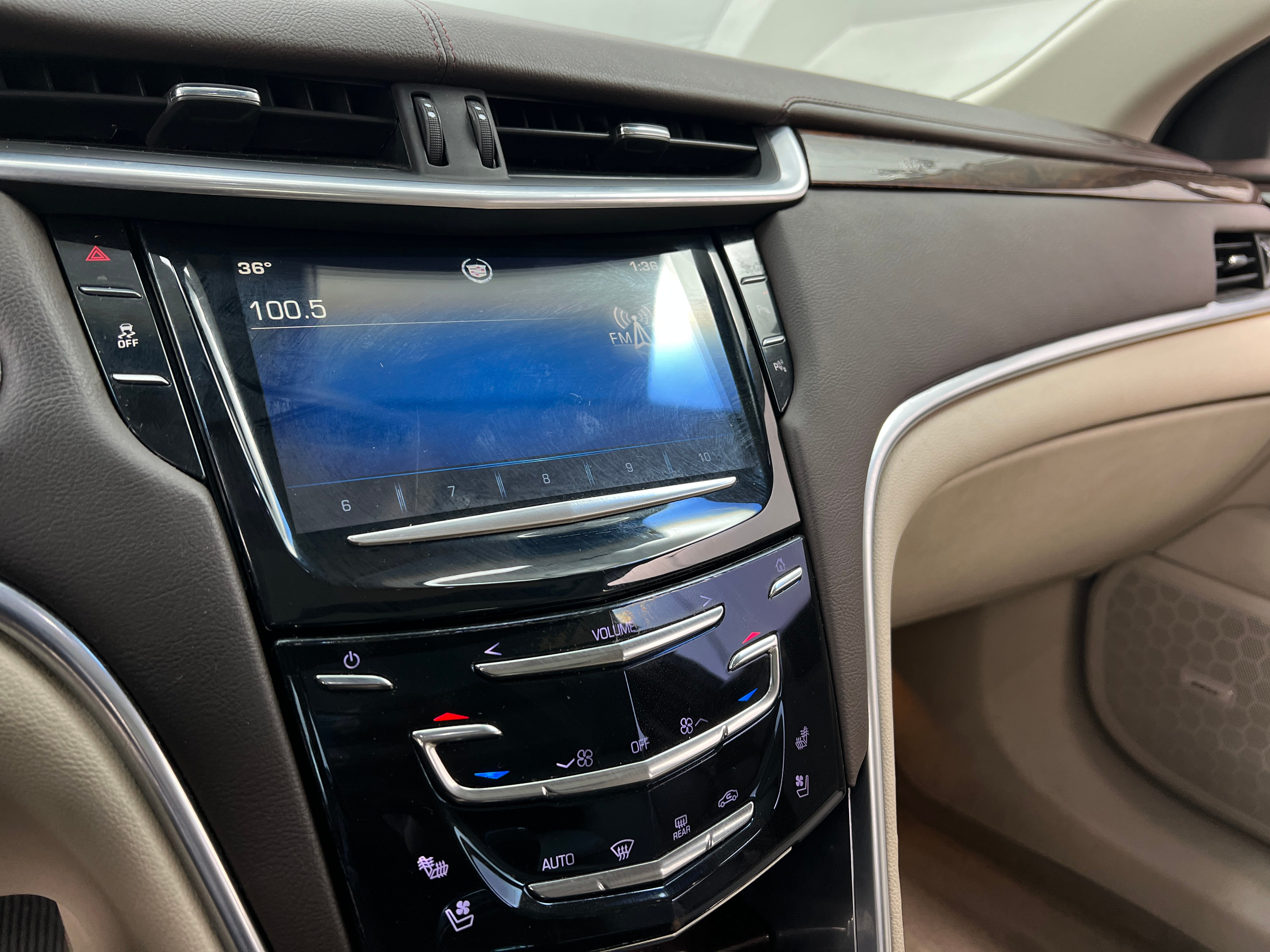 2014 Cadillac XTS Luxury 3