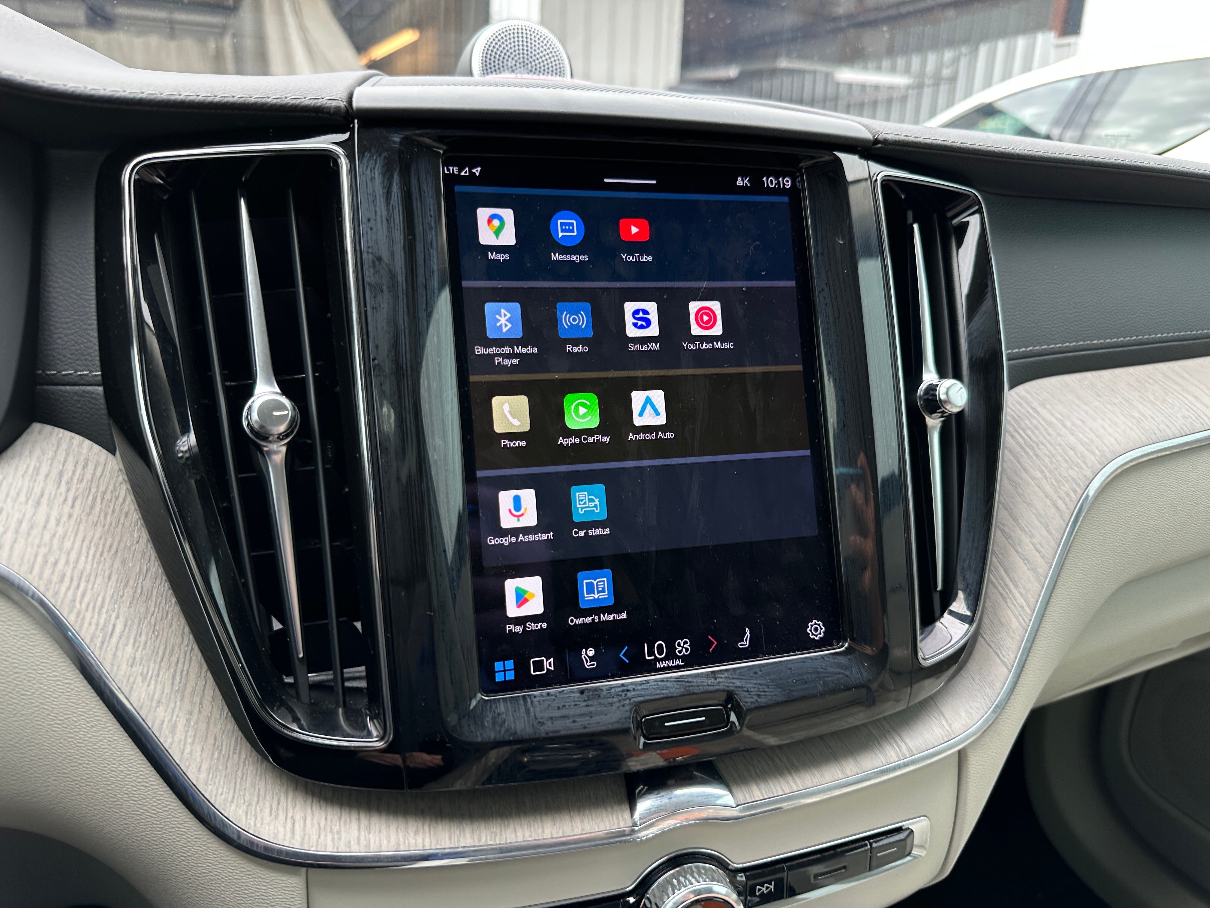 2022 Volvo XC60 Recharge Core 3