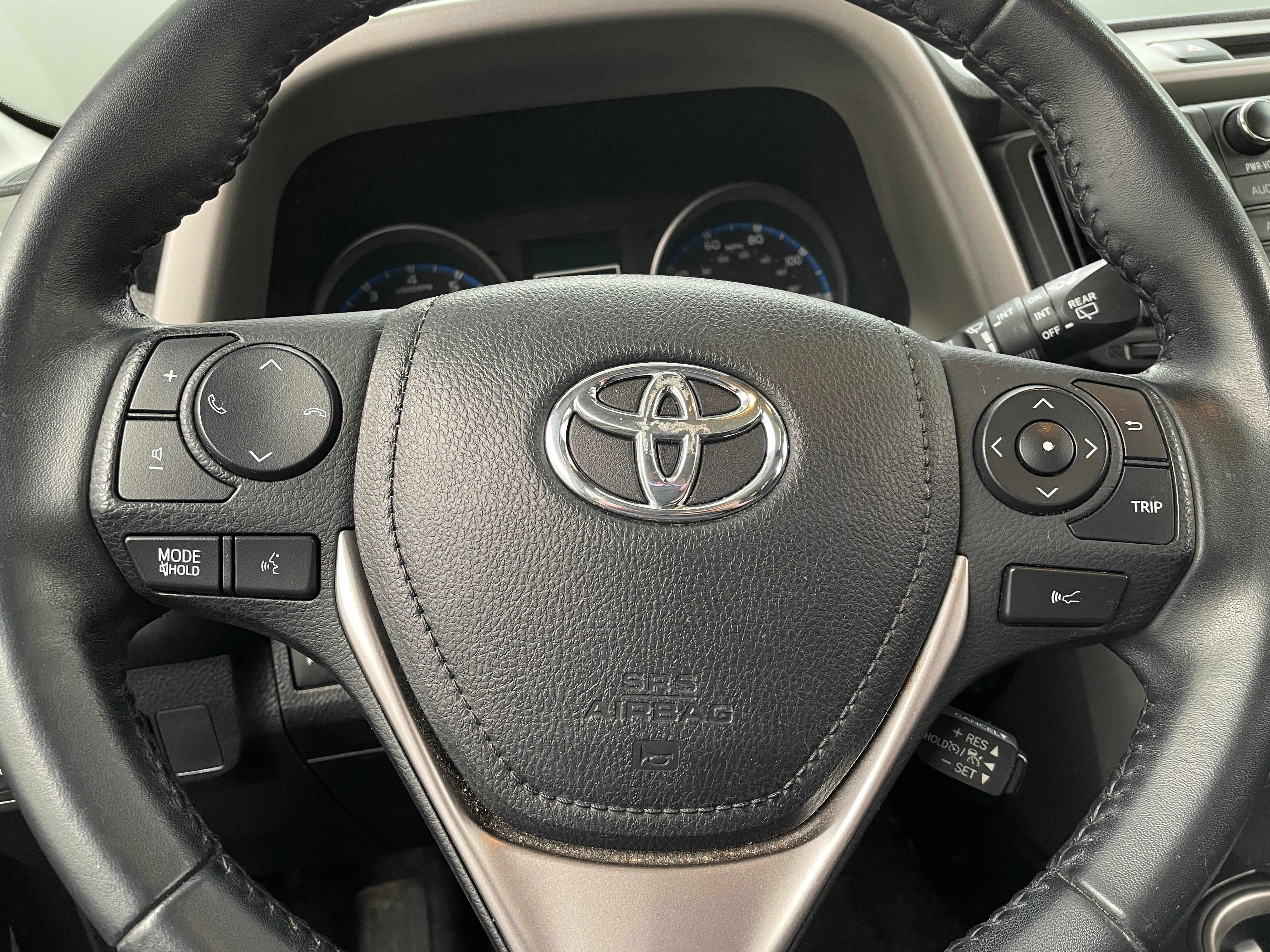 2017 Toyota RAV4 XLE 5