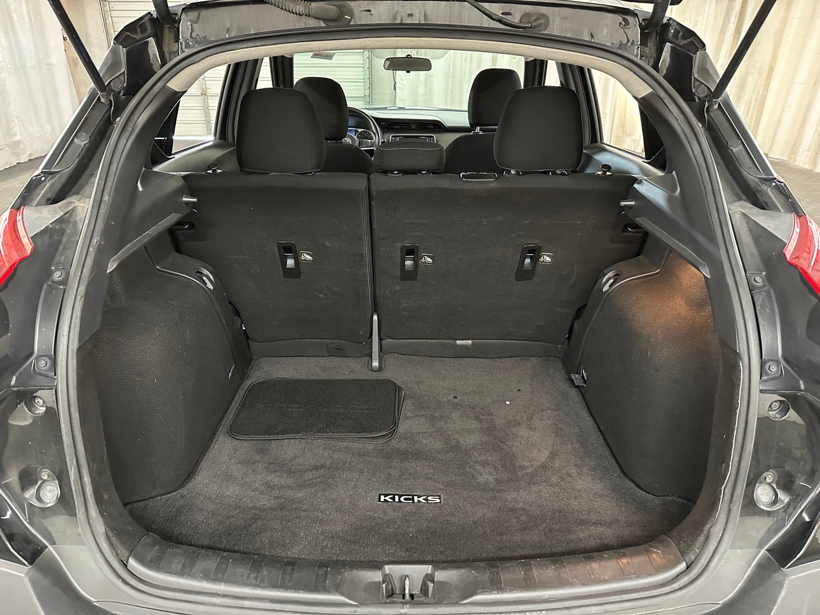Thumbnail: 2019 Nissan Kicks - 7