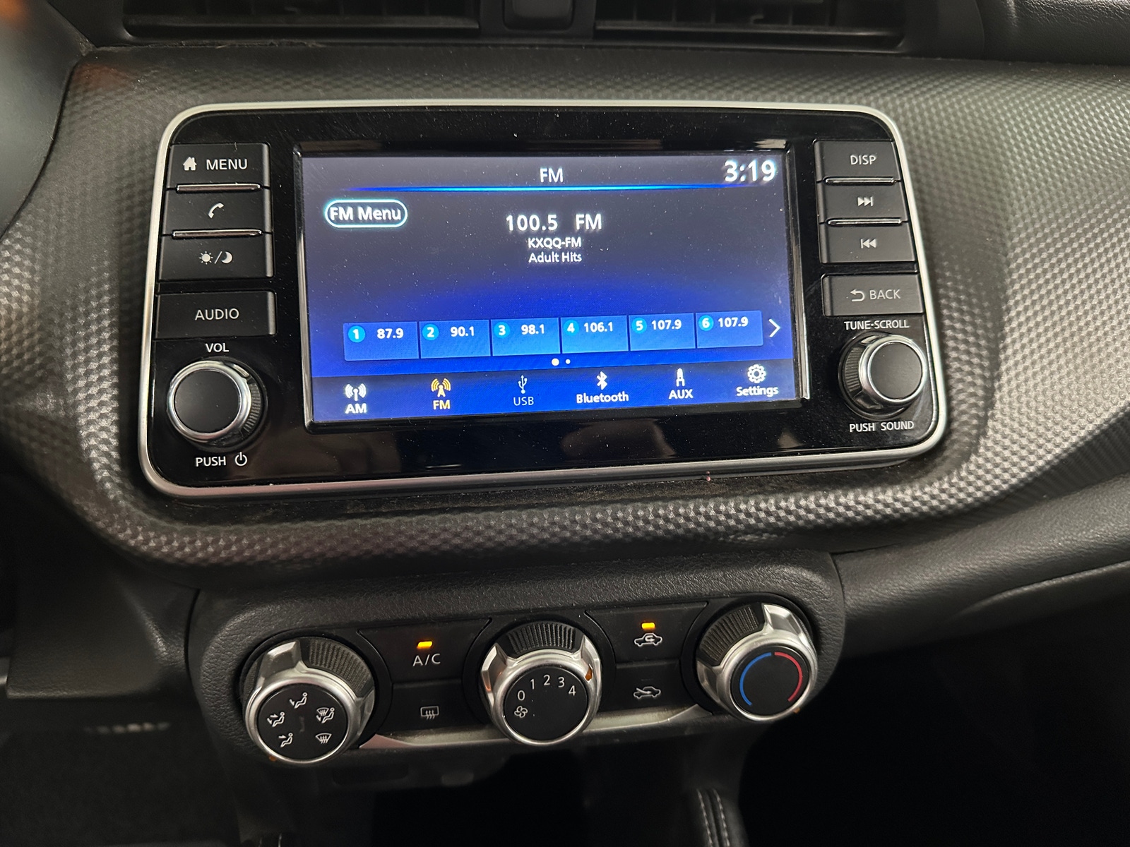 Thumbnail: 2019 Nissan Kicks - 4