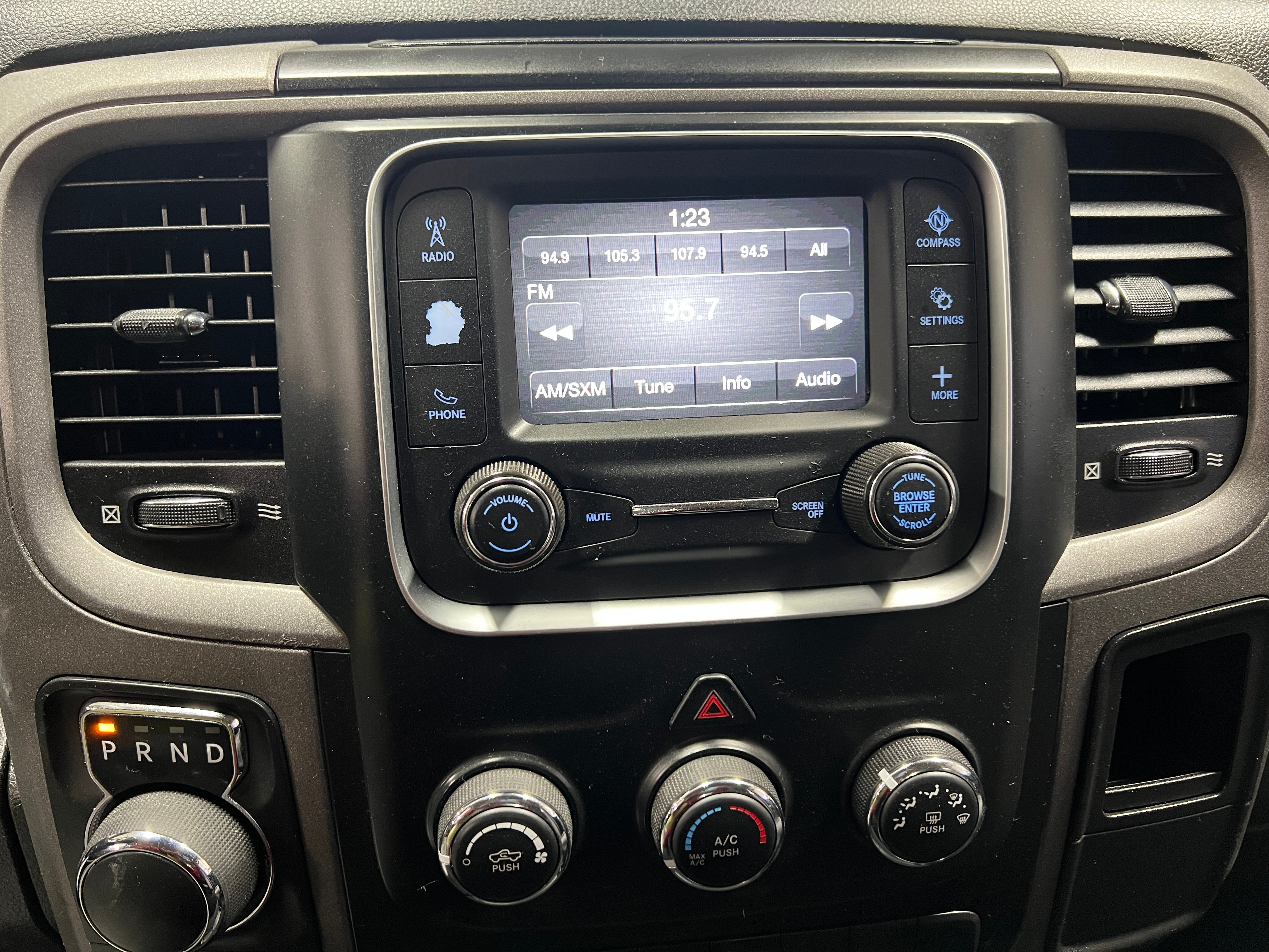 2021 RAM 1500 Classic Tradesman 4