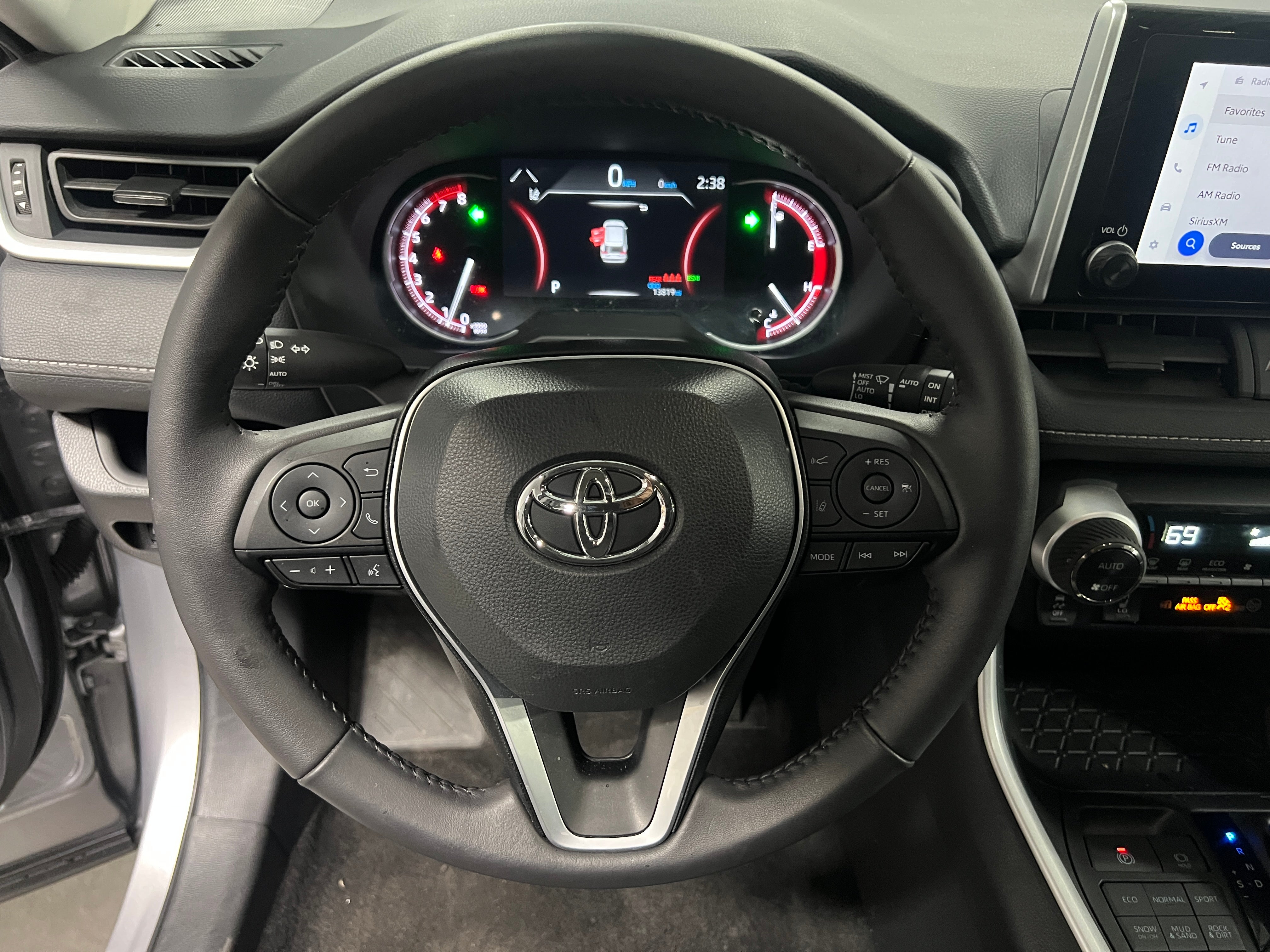 2024 Toyota RAV4 XLE 5