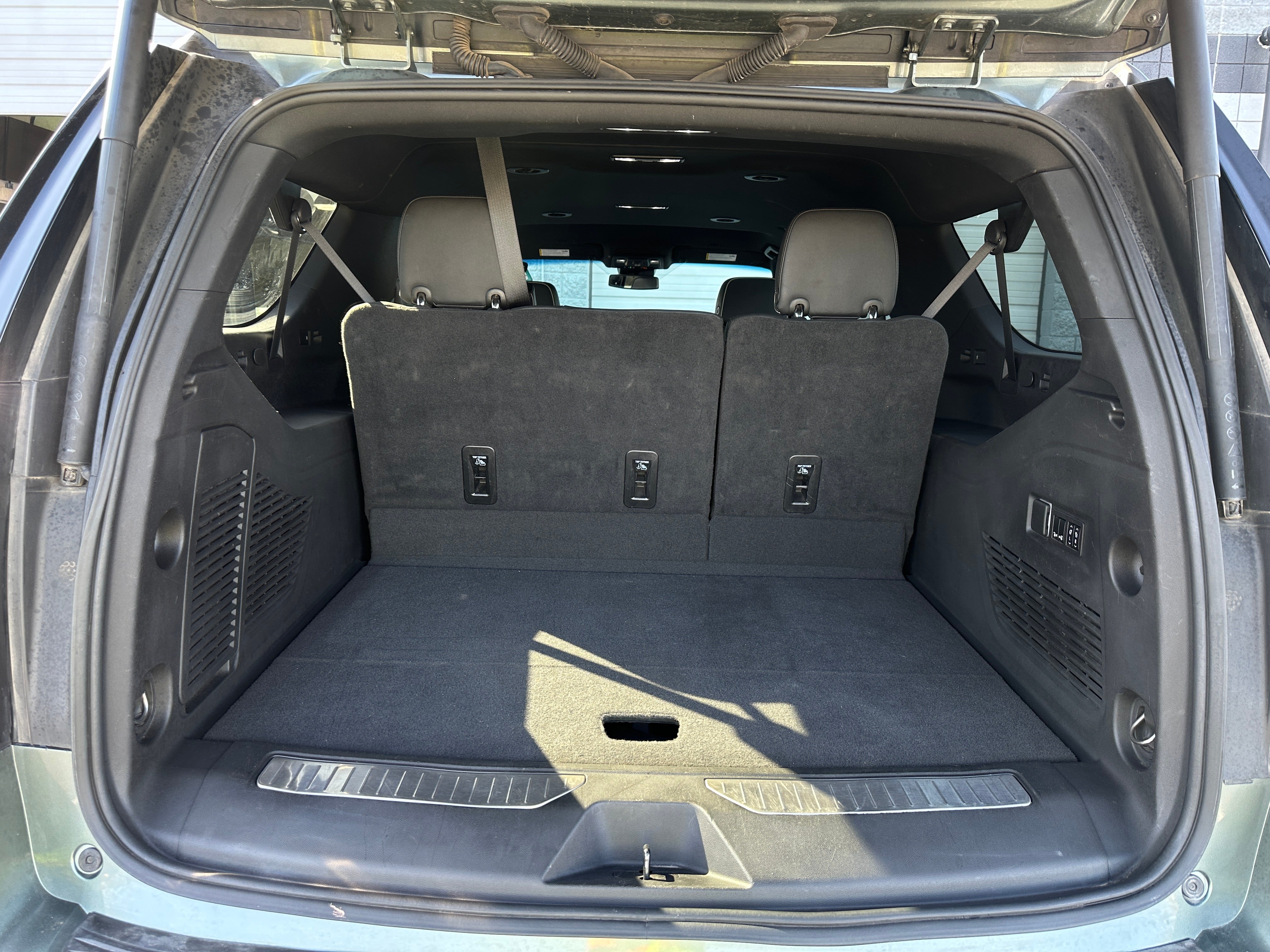 2023 Chevrolet Suburban Premier 6