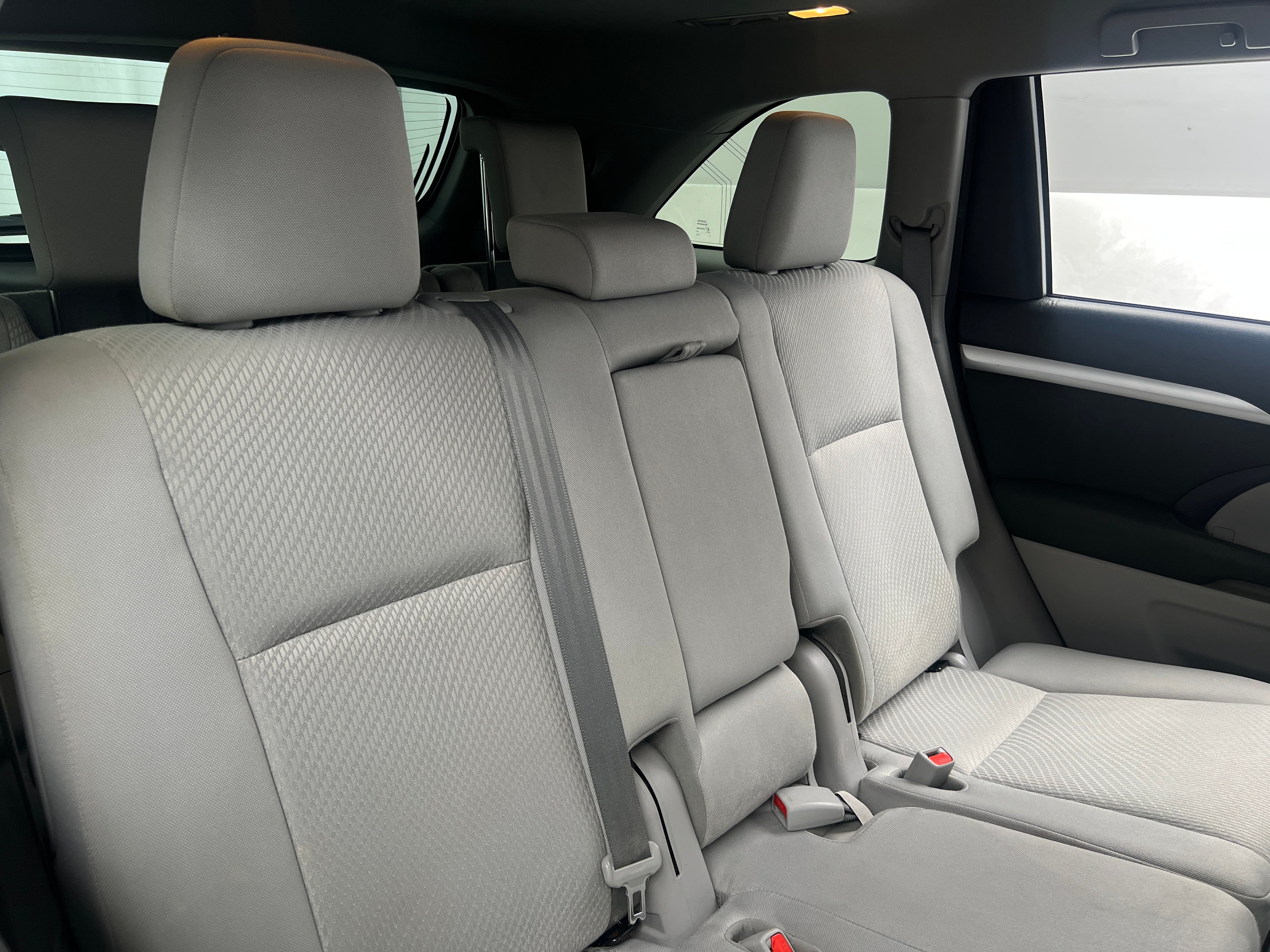 2018 Toyota Highlander LE 6
