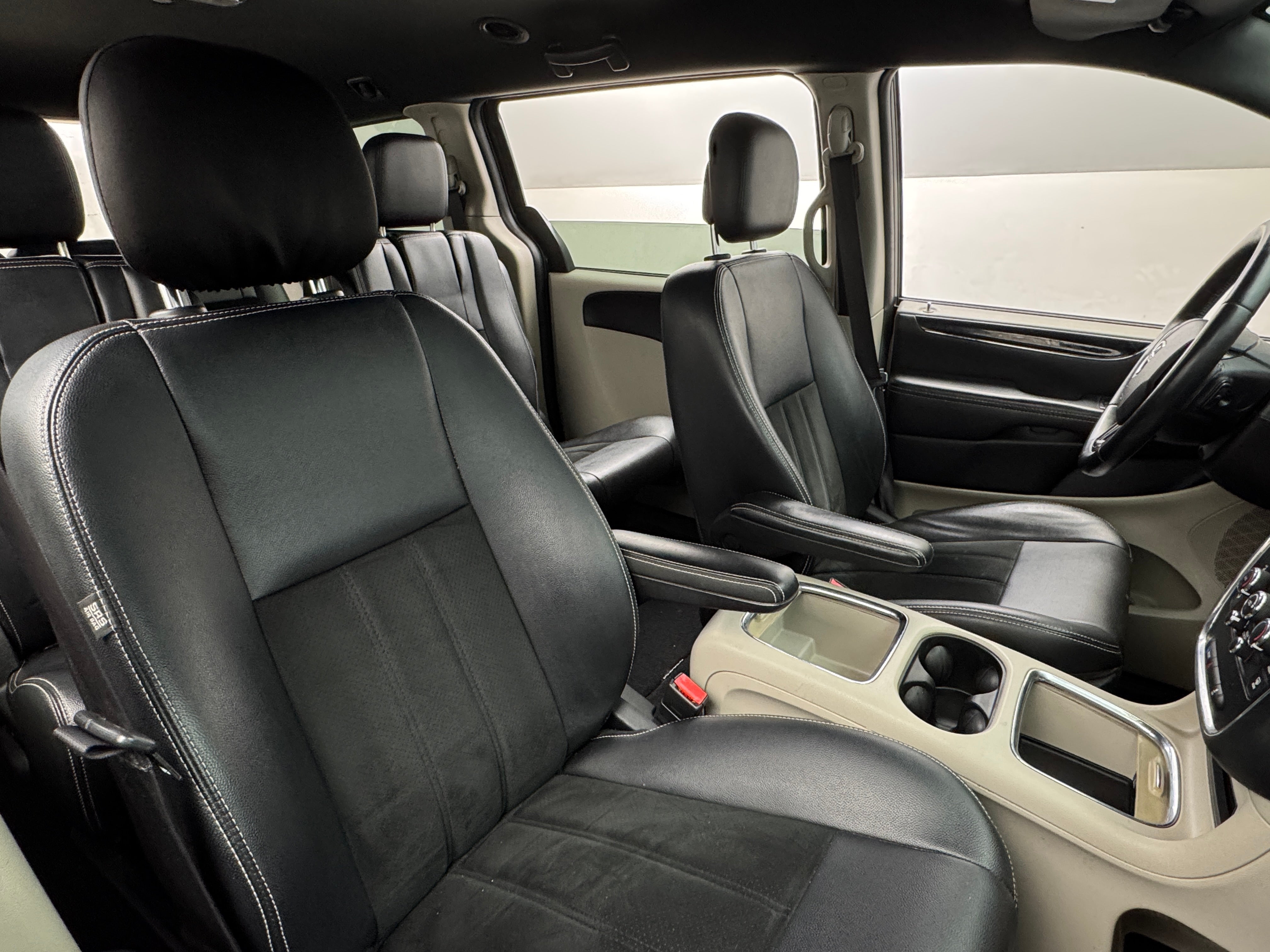 2017 Dodge Grand Caravan SXT 2