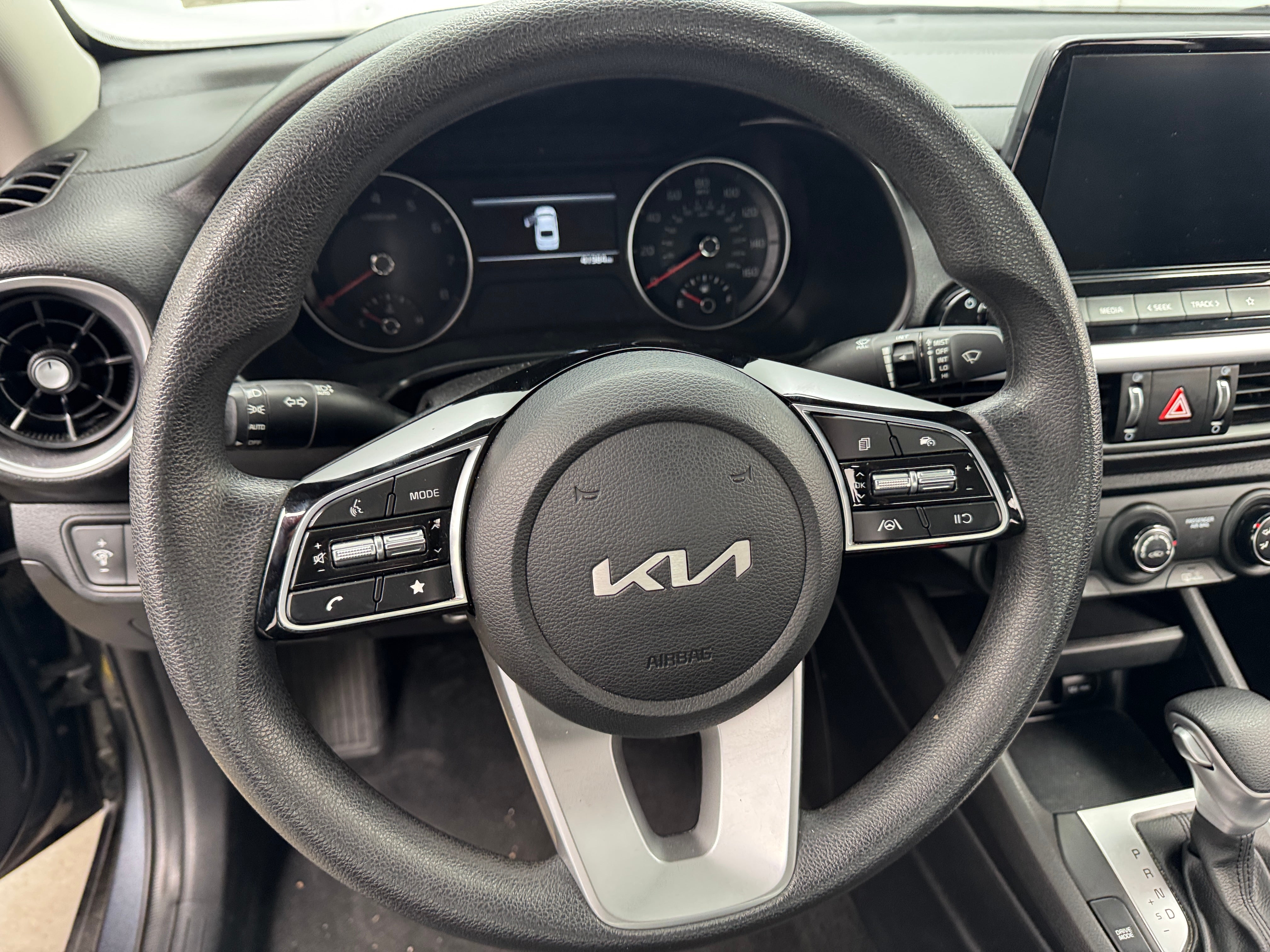 2023 Kia Forte LXS 5