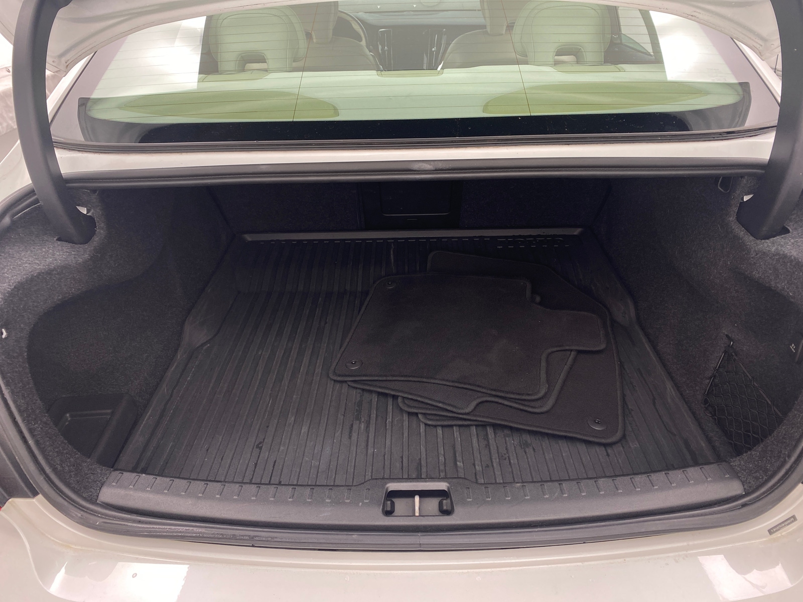 Thumbnail: 2019 Volvo S60 - 6