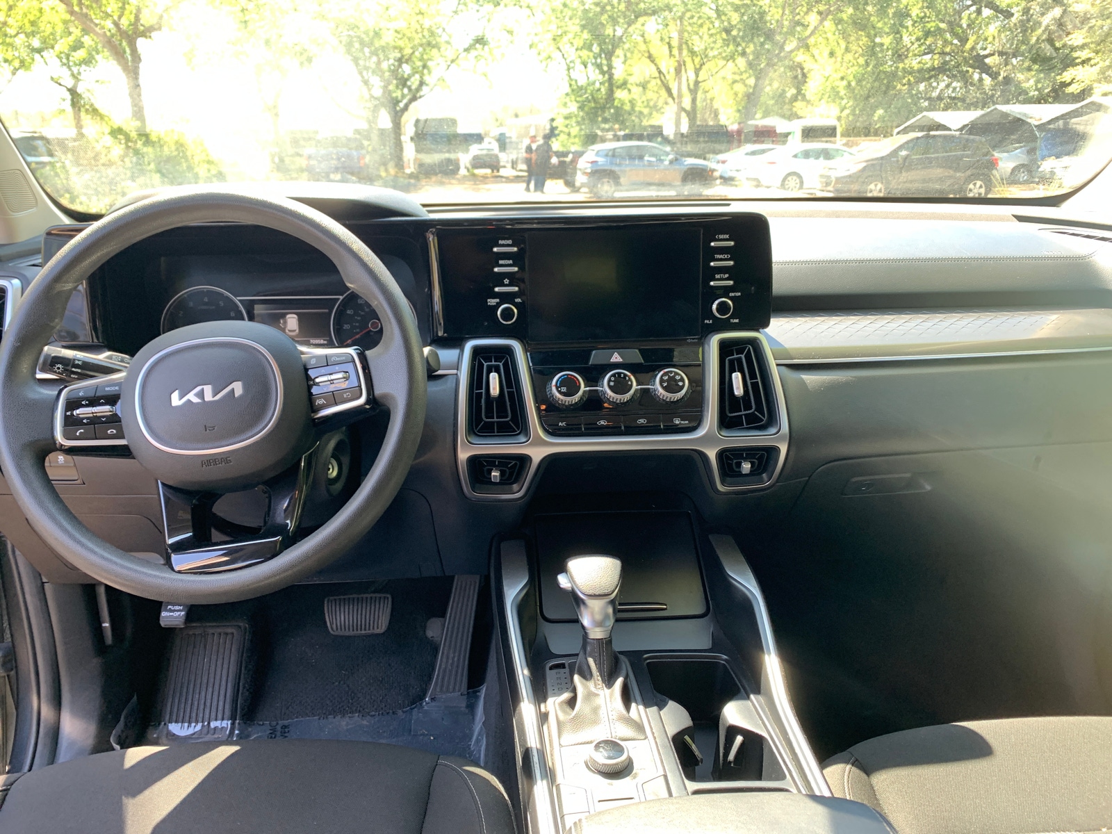 Thumbnail: 2022 Kia Sorento - 3