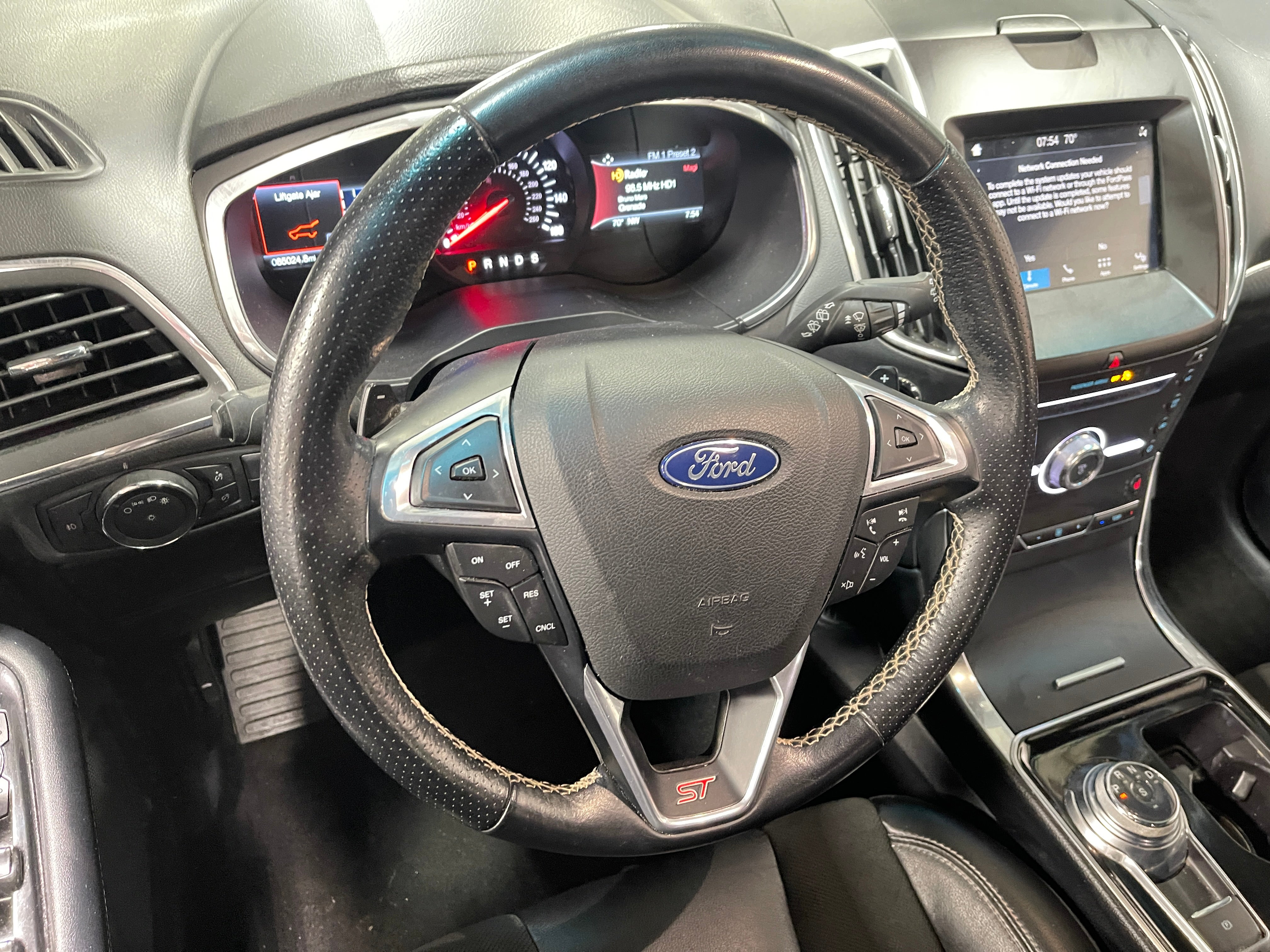 2019 Ford Edge ST 4