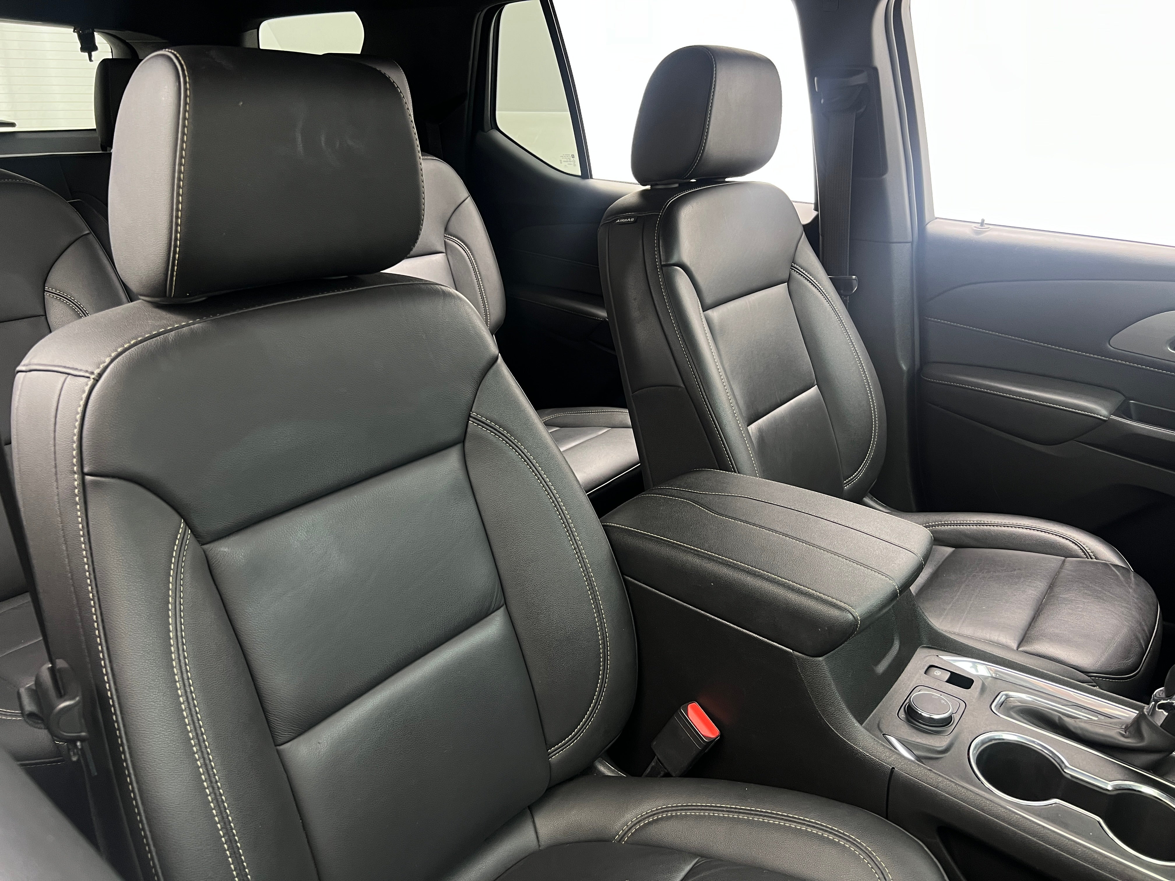 2023 Chevrolet Traverse LT 2