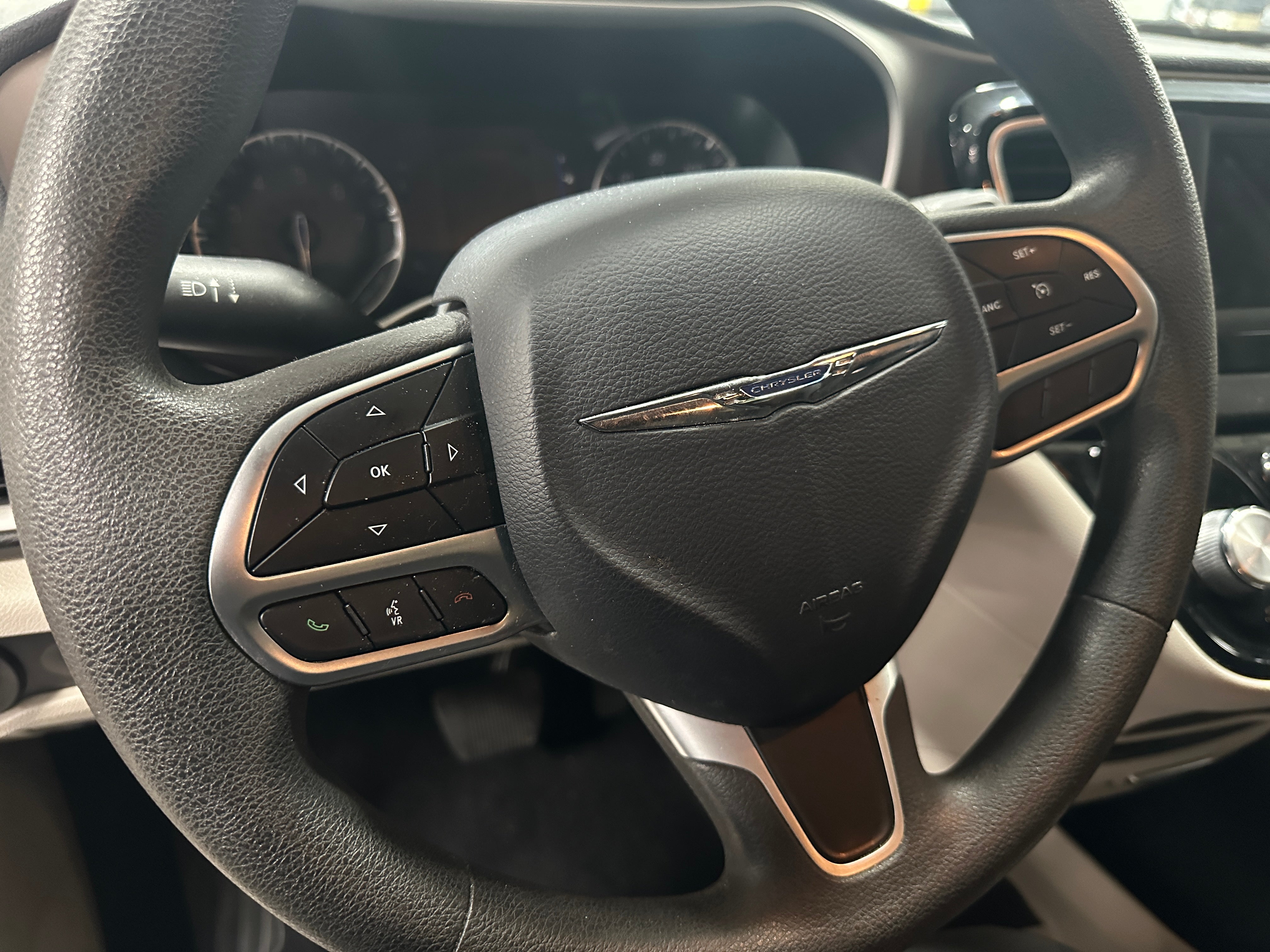 2018 Chrysler Pacifica L 5