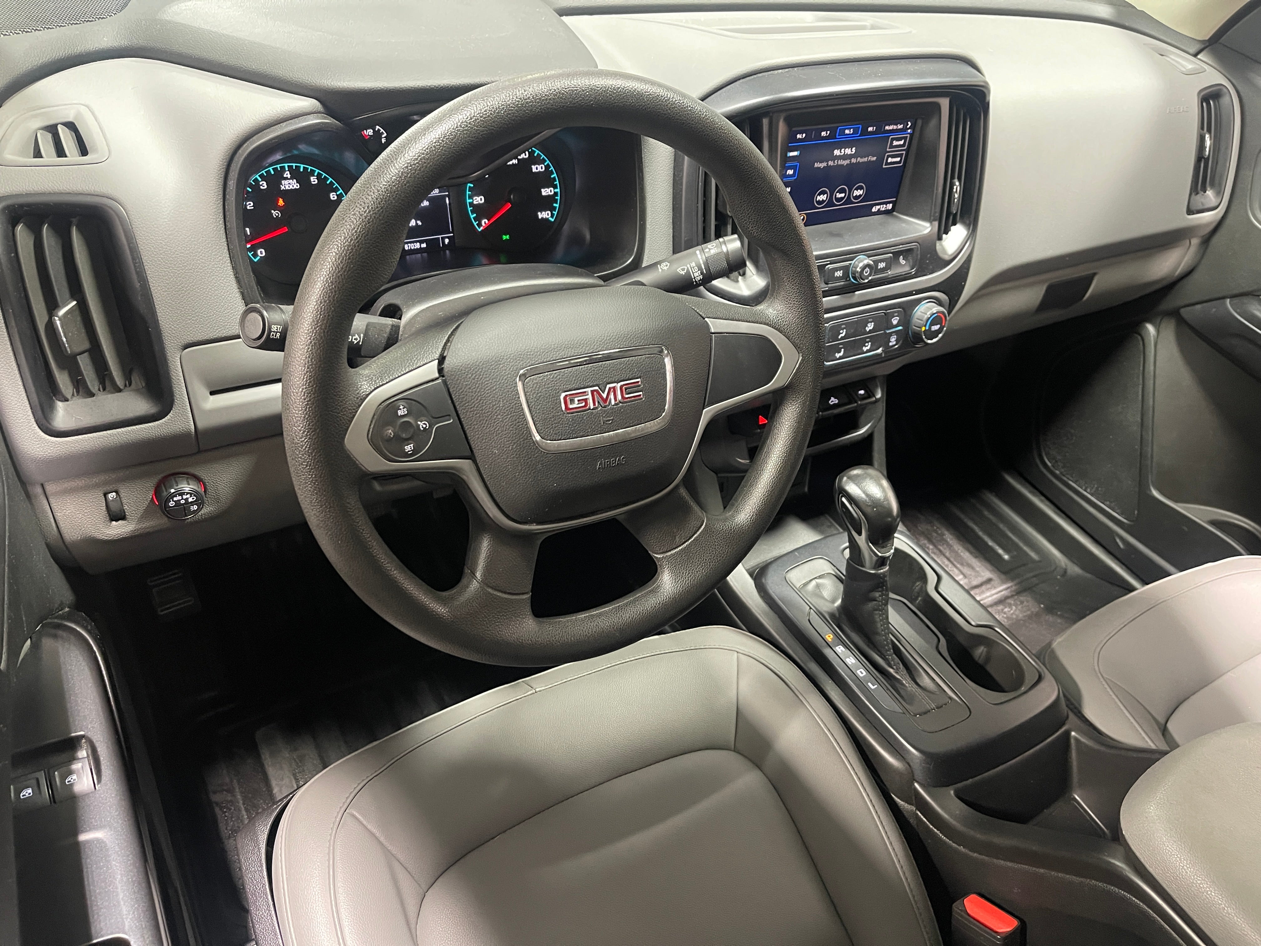 2022 GMC Canyon Elevation Standard 3