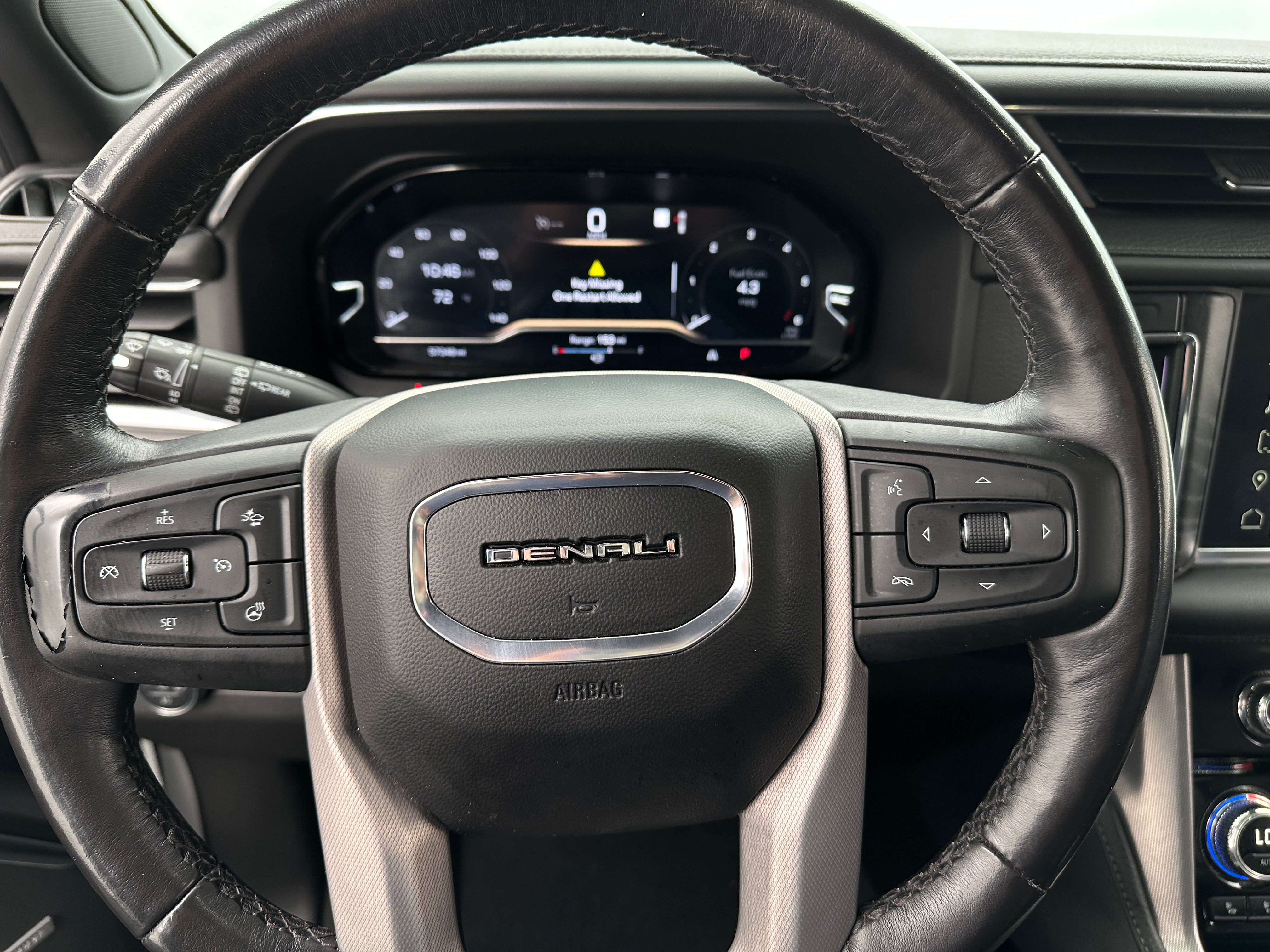 2023 GMC Yukon Denali 4