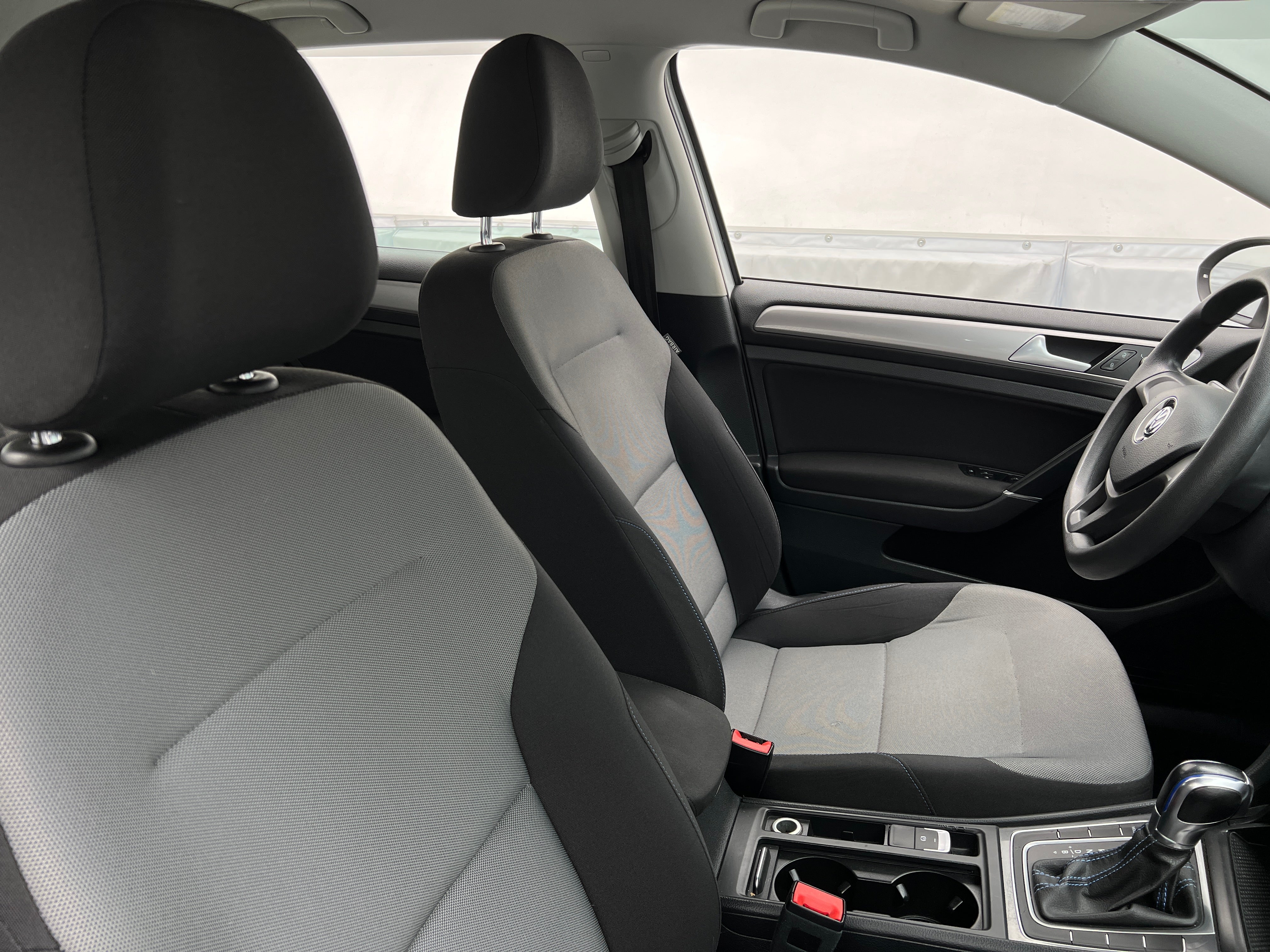 2016 Volkswagen e-Golf SE 2
