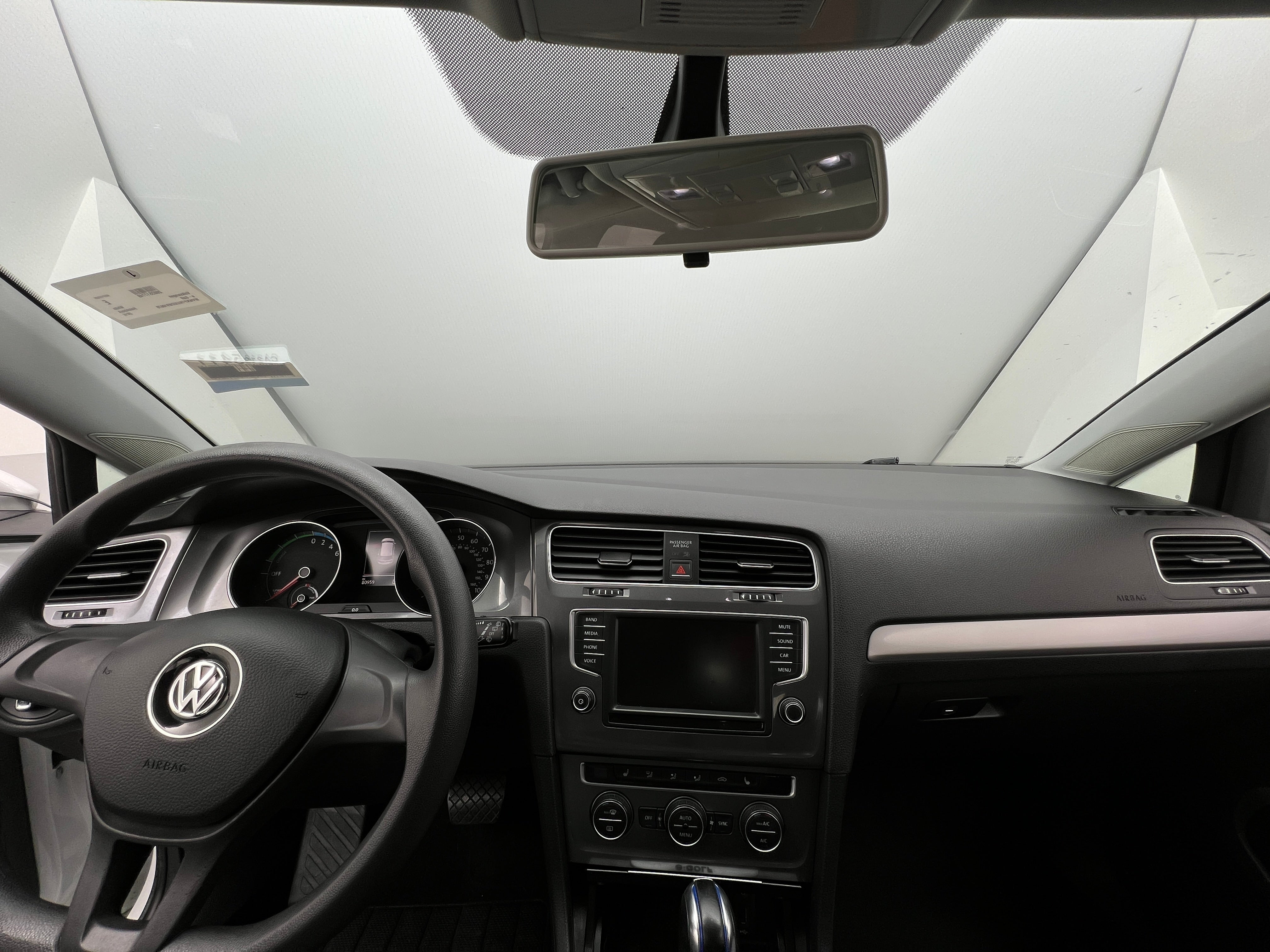2016 Volkswagen e-Golf SE 3