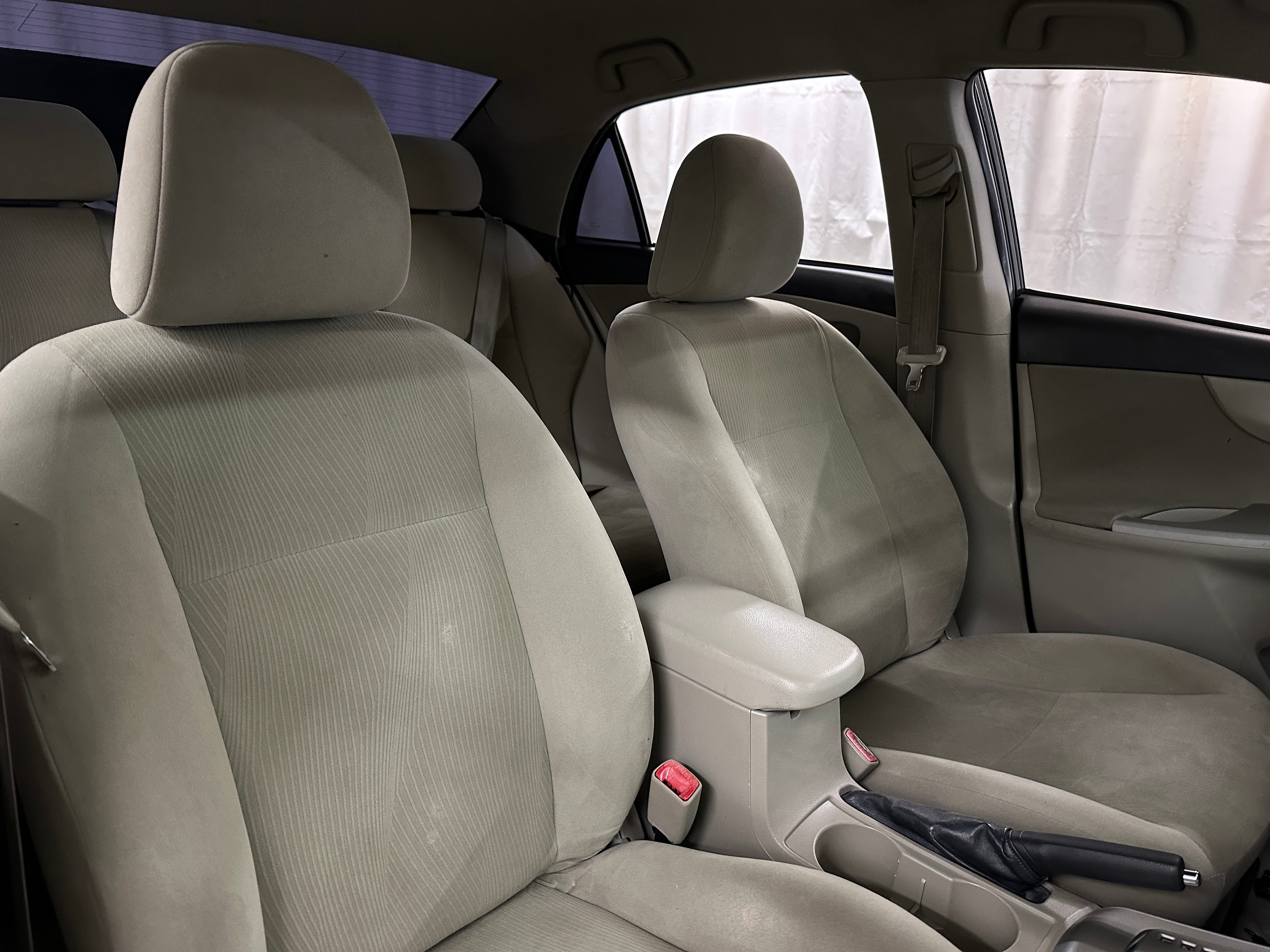 2013 Toyota Corolla LE 2