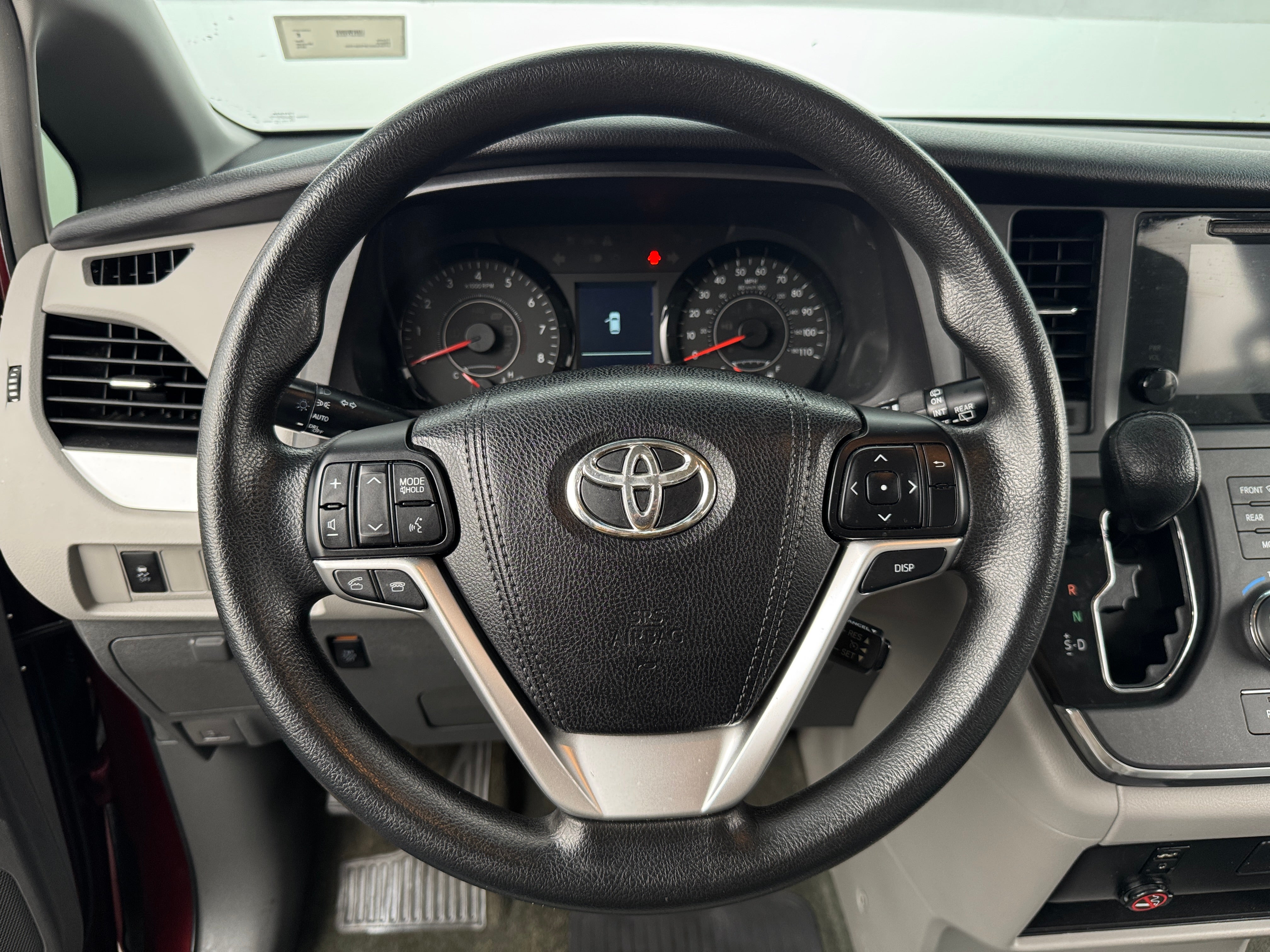 2015 Toyota Sienna LE 5