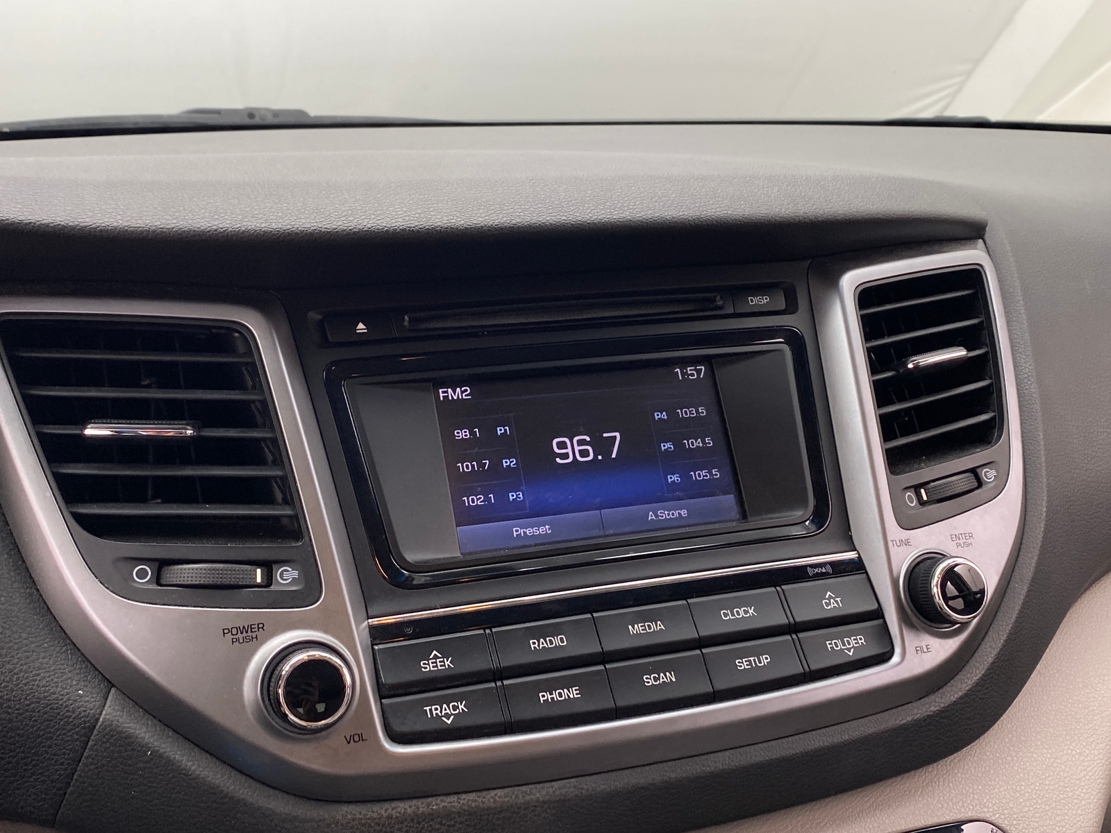 Thumbnail: 2017 Hyundai Tucson - 4