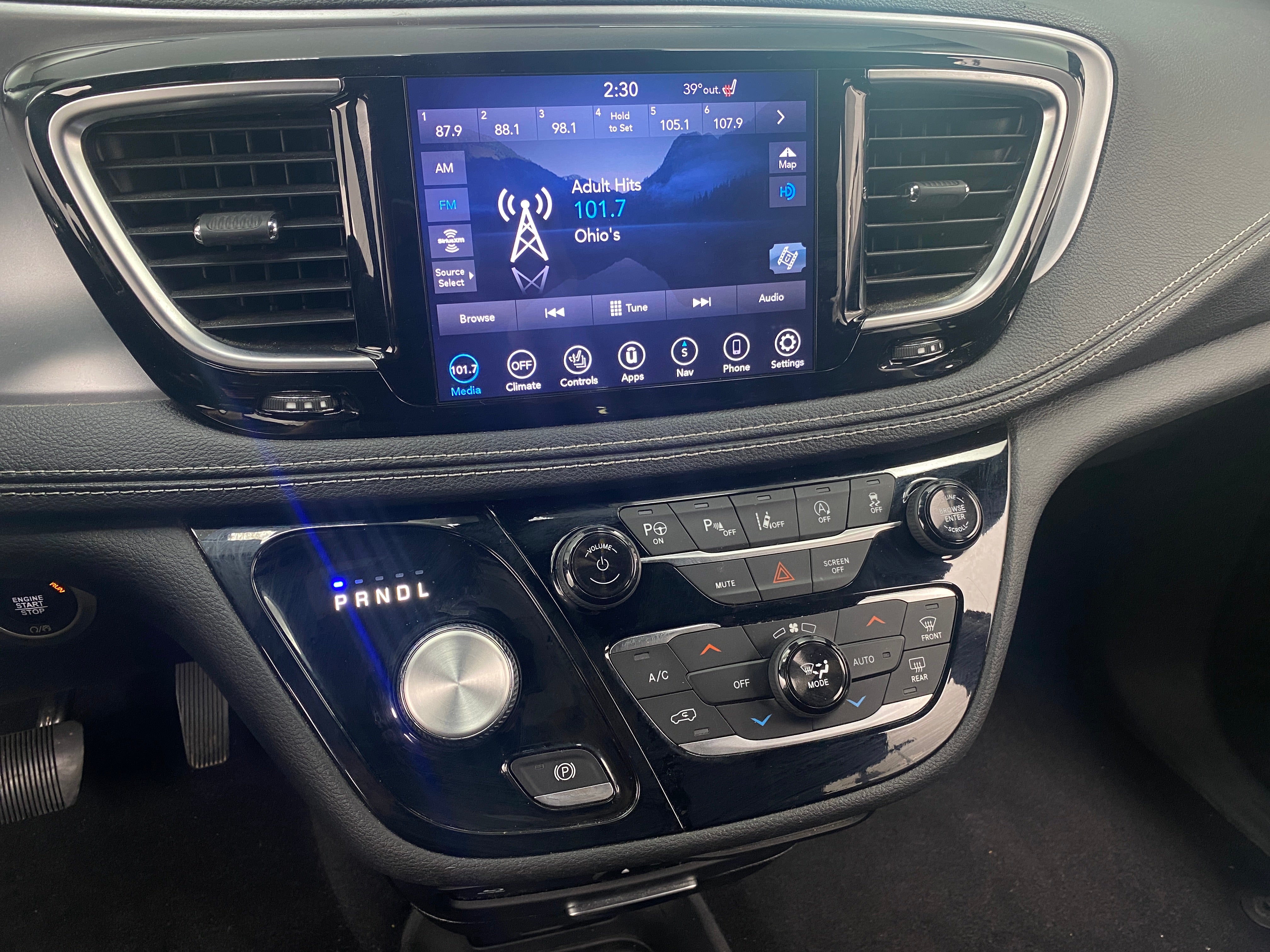 2019 Chrysler Pacifica Limited 3