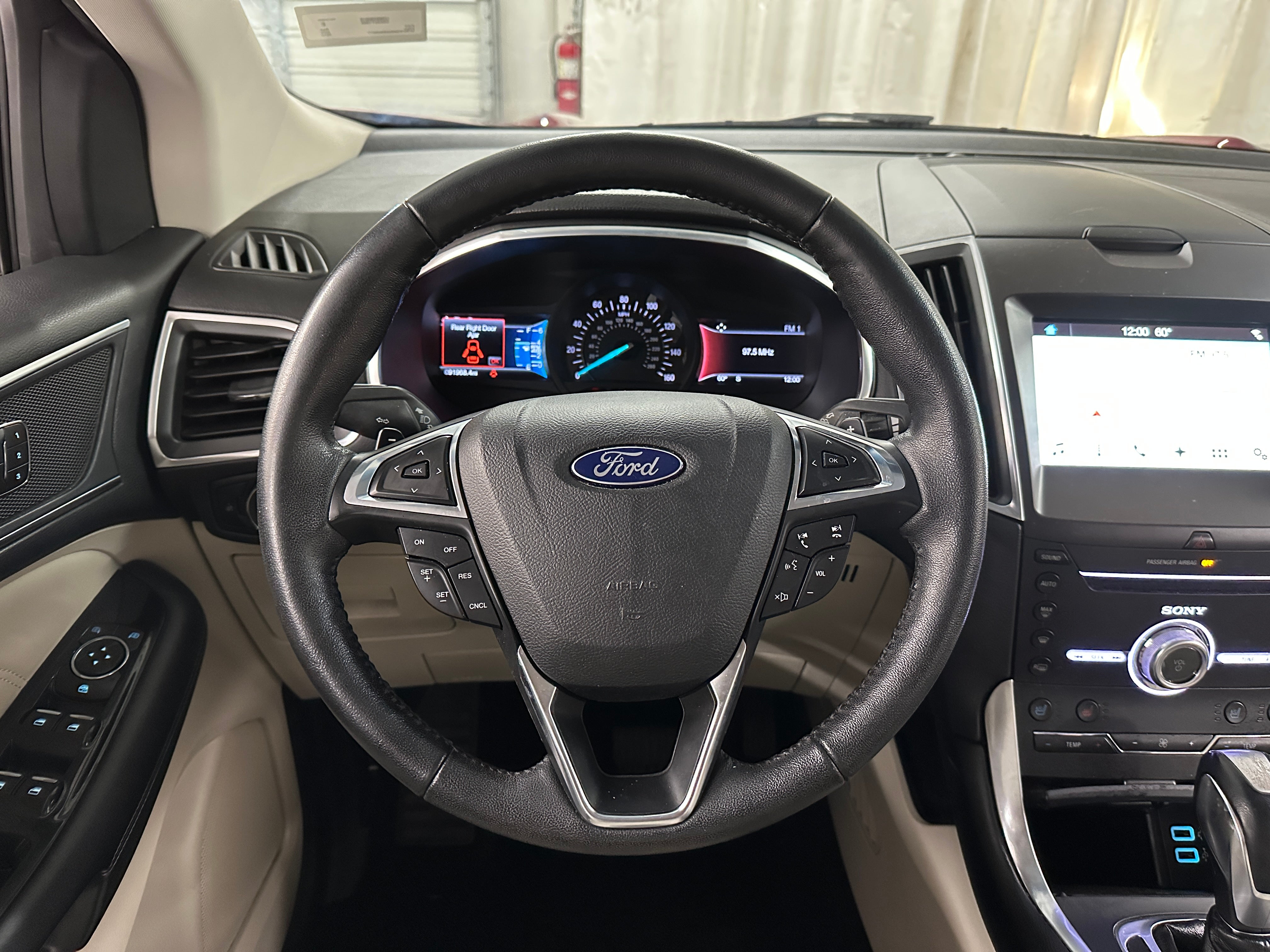 2017 Ford Edge Titanium 4