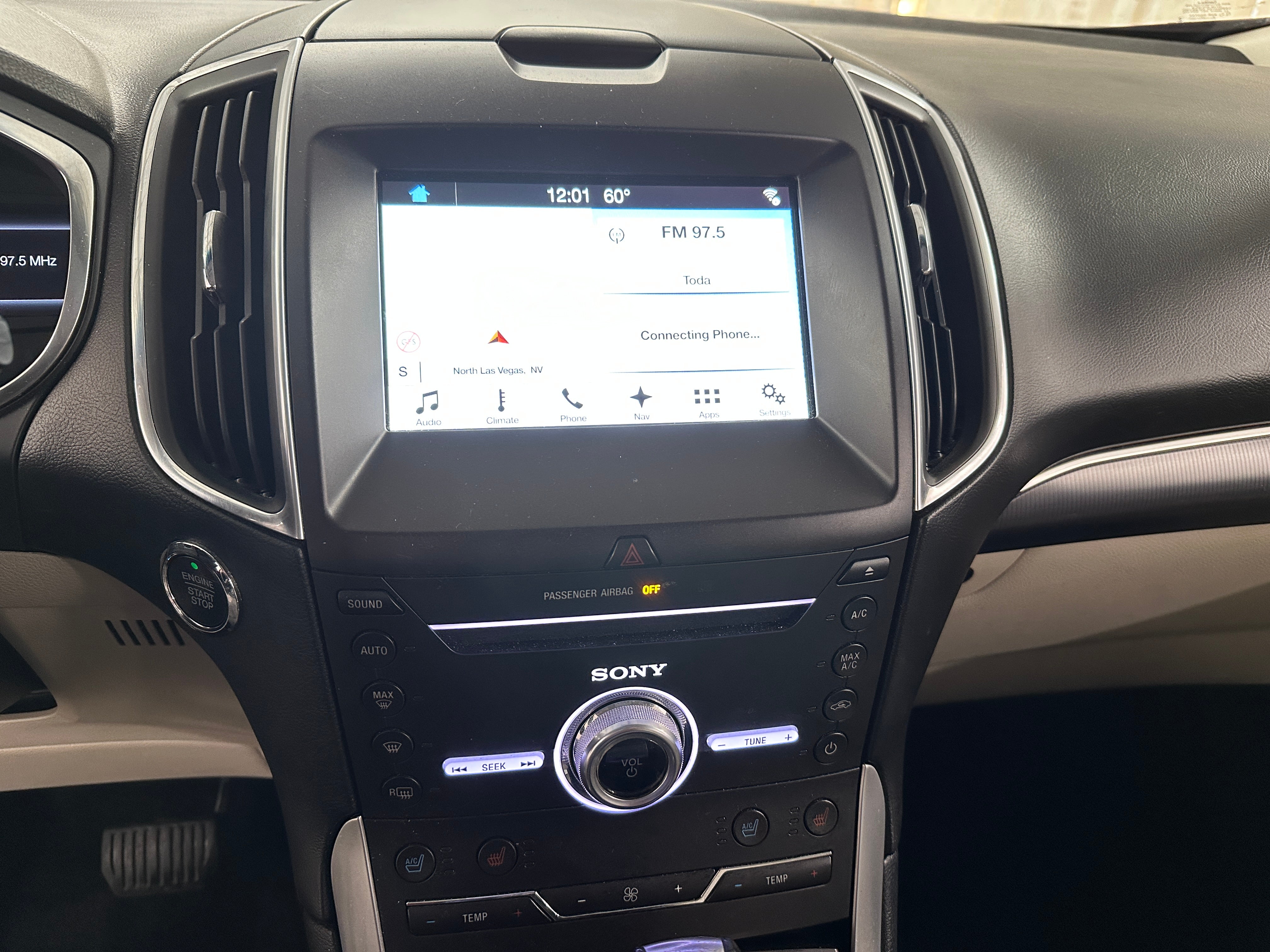 2017 Ford Edge Titanium 3