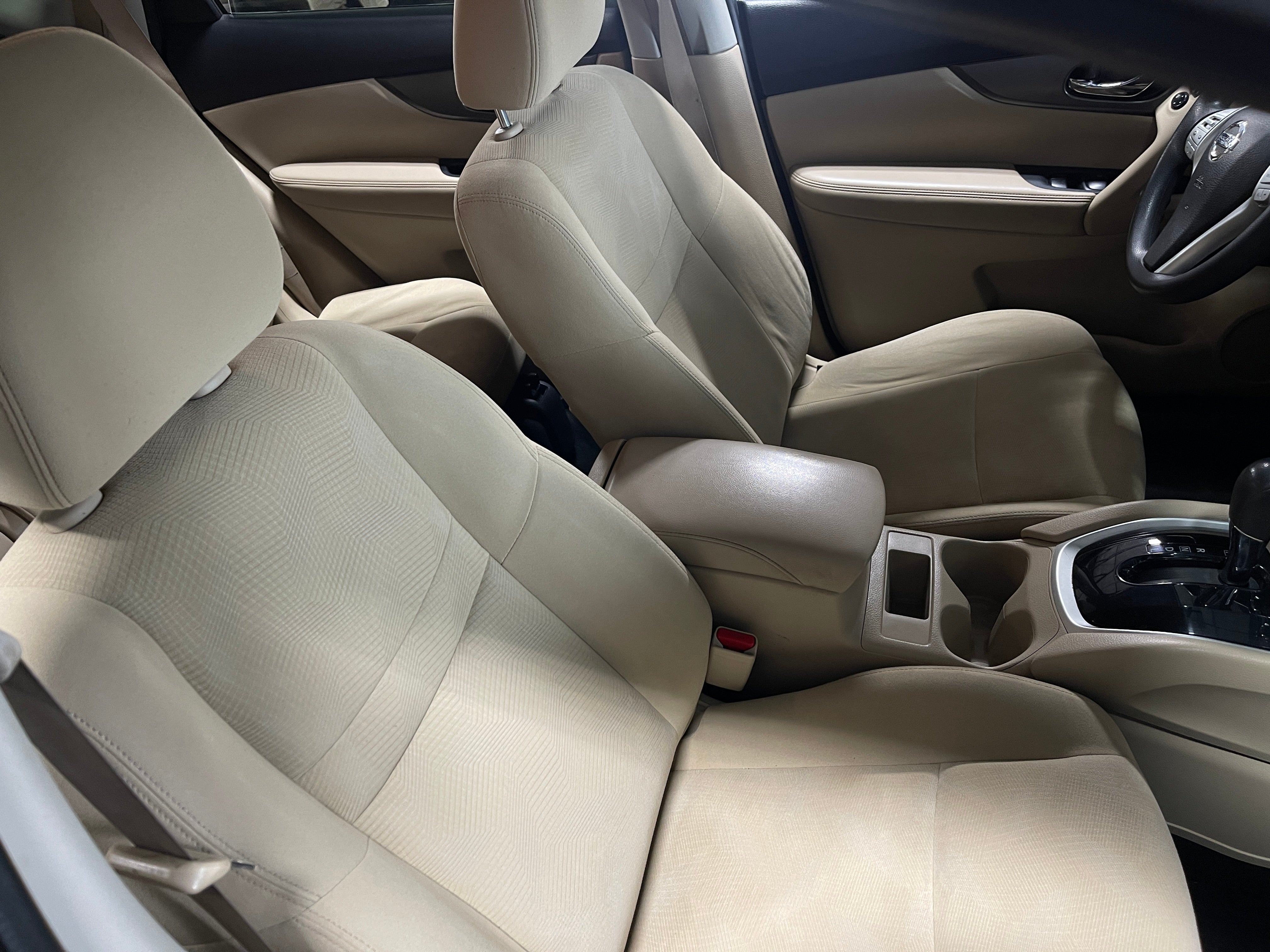 2016 Nissan Rogue SV 2