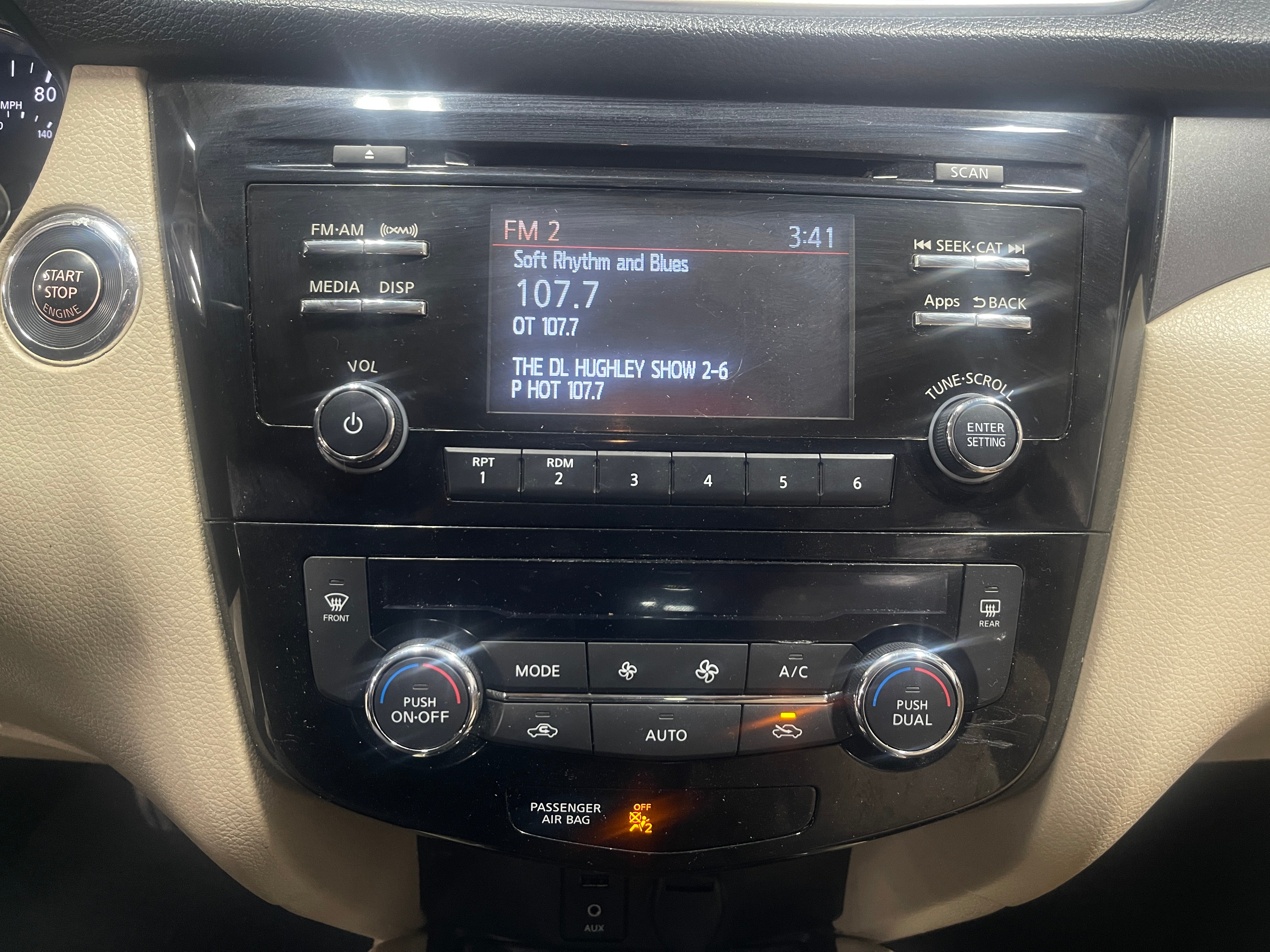 2016 Nissan Rogue SV 4