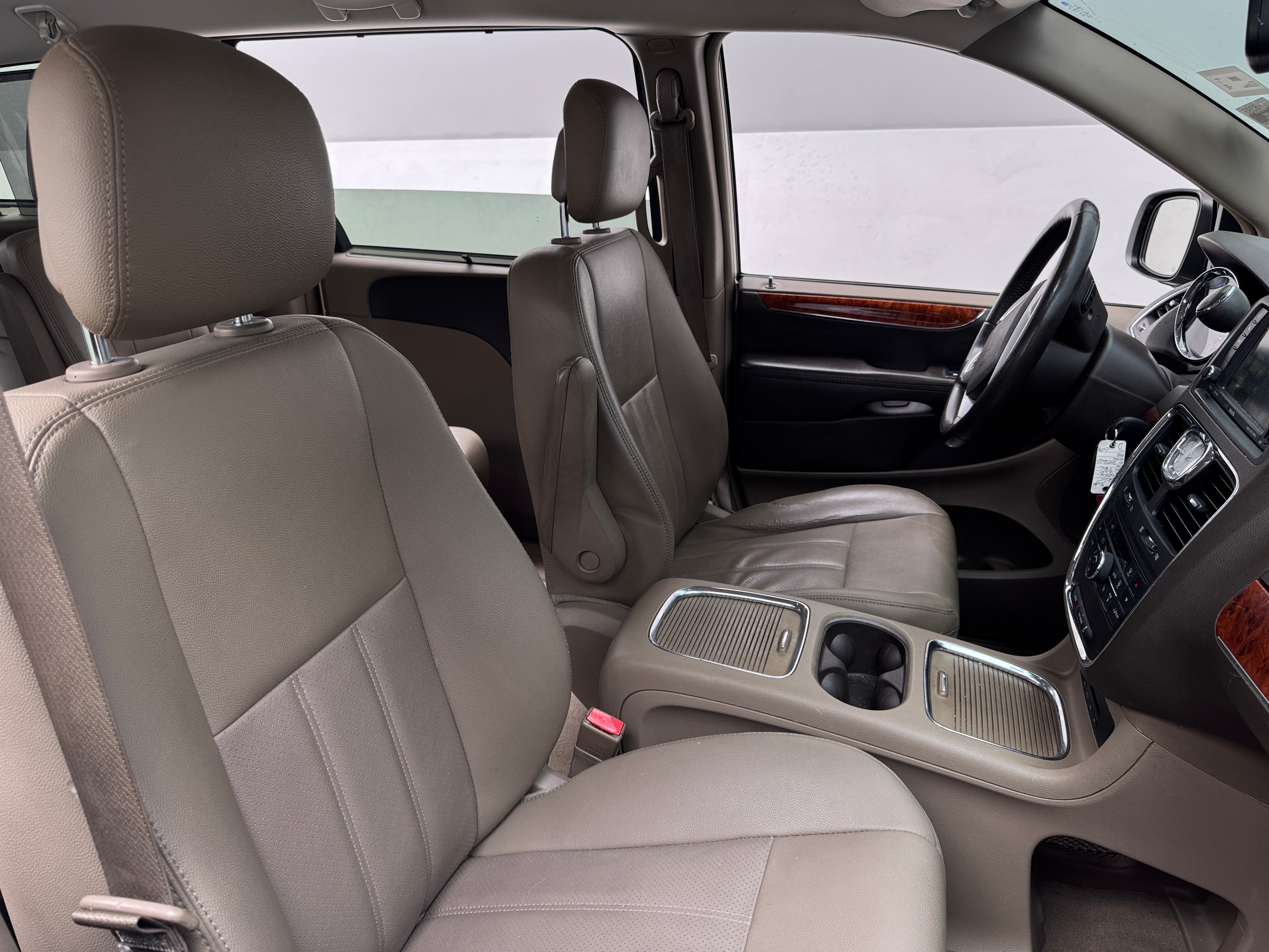 2015 Chrysler Town & Country Touring 2