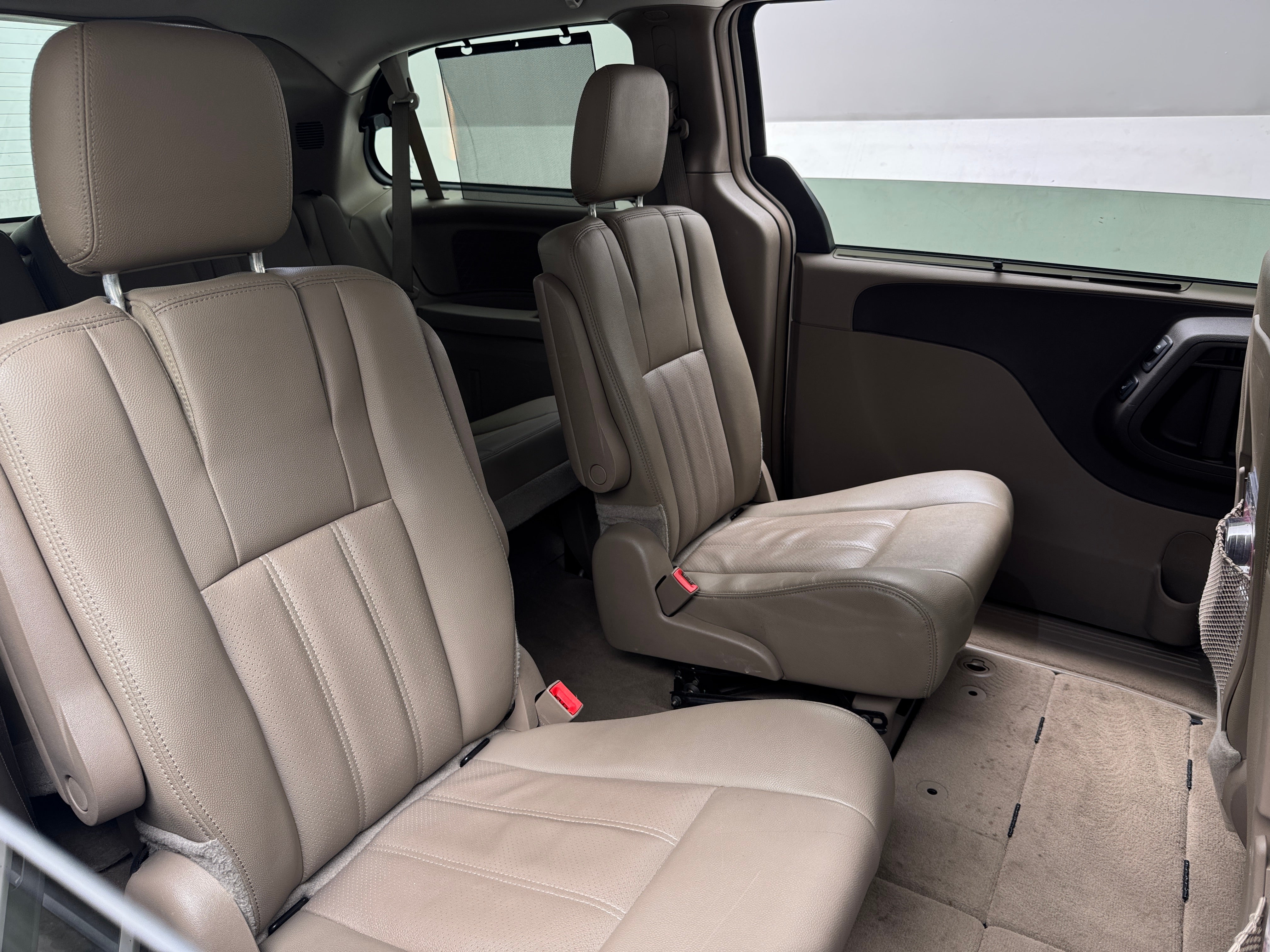 2015 Chrysler Town & Country Touring 6