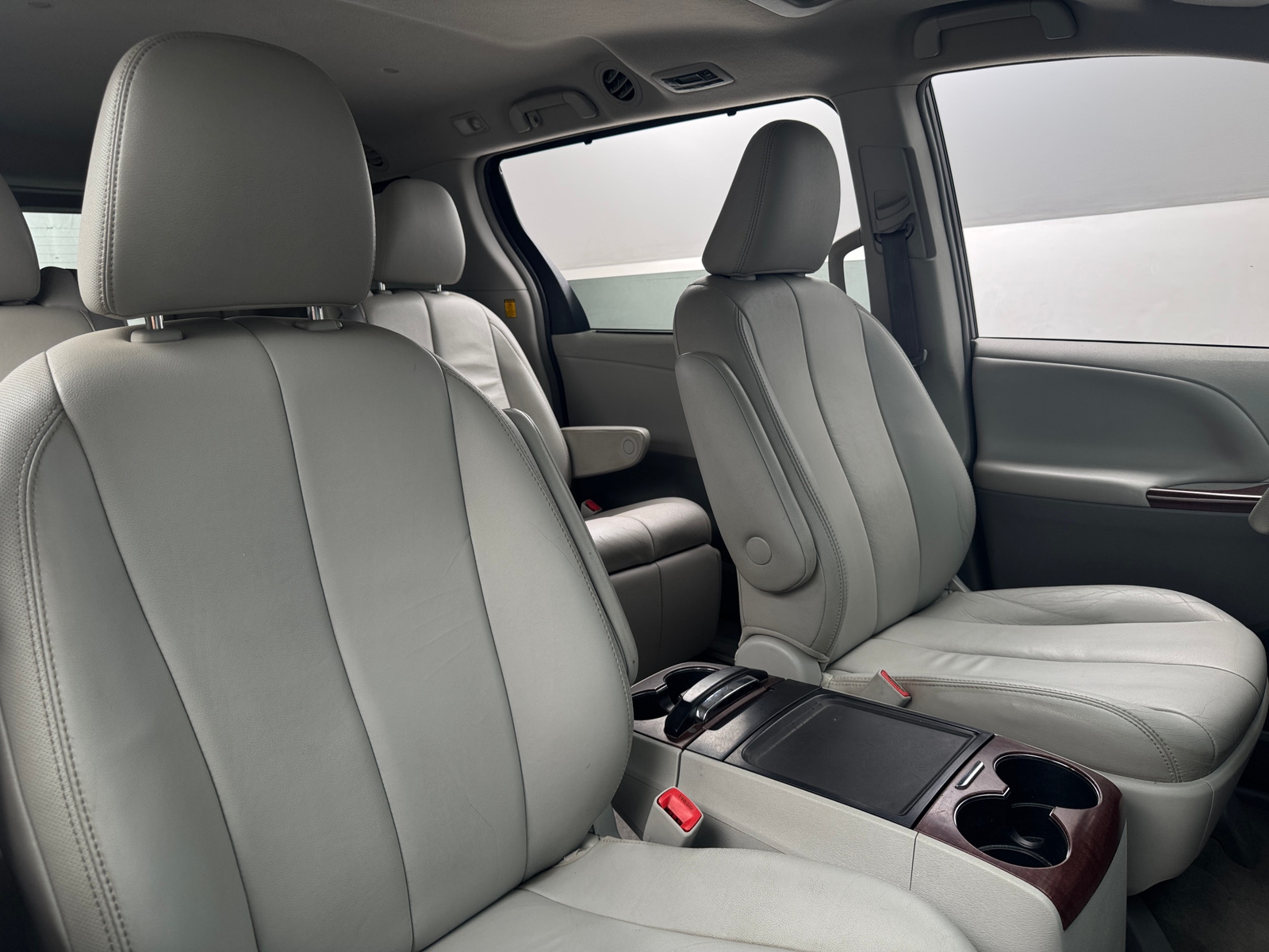 Thumbnail: 2013 Toyota Sienna - 2
