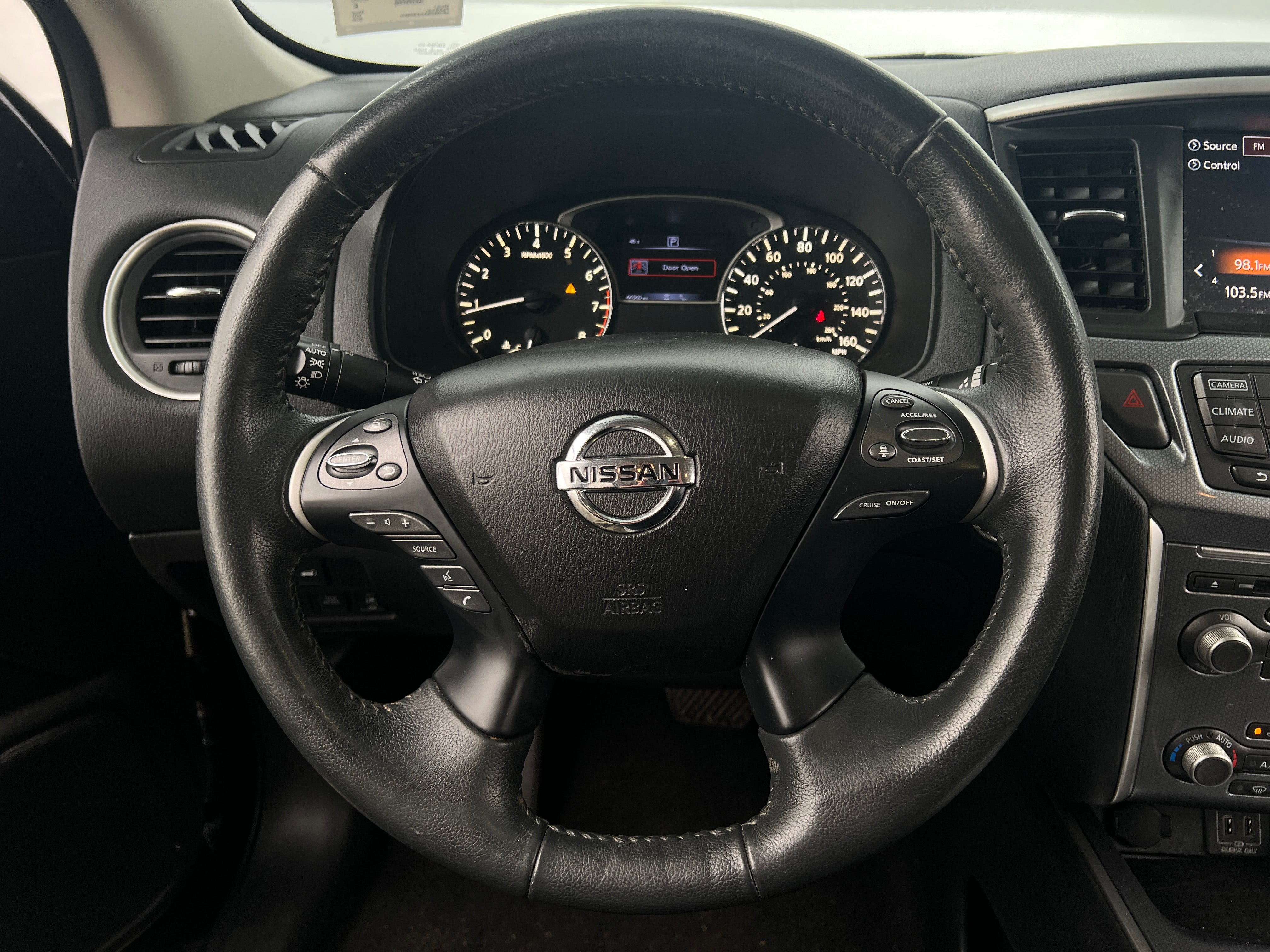 2018 Nissan Pathfinder SL 4