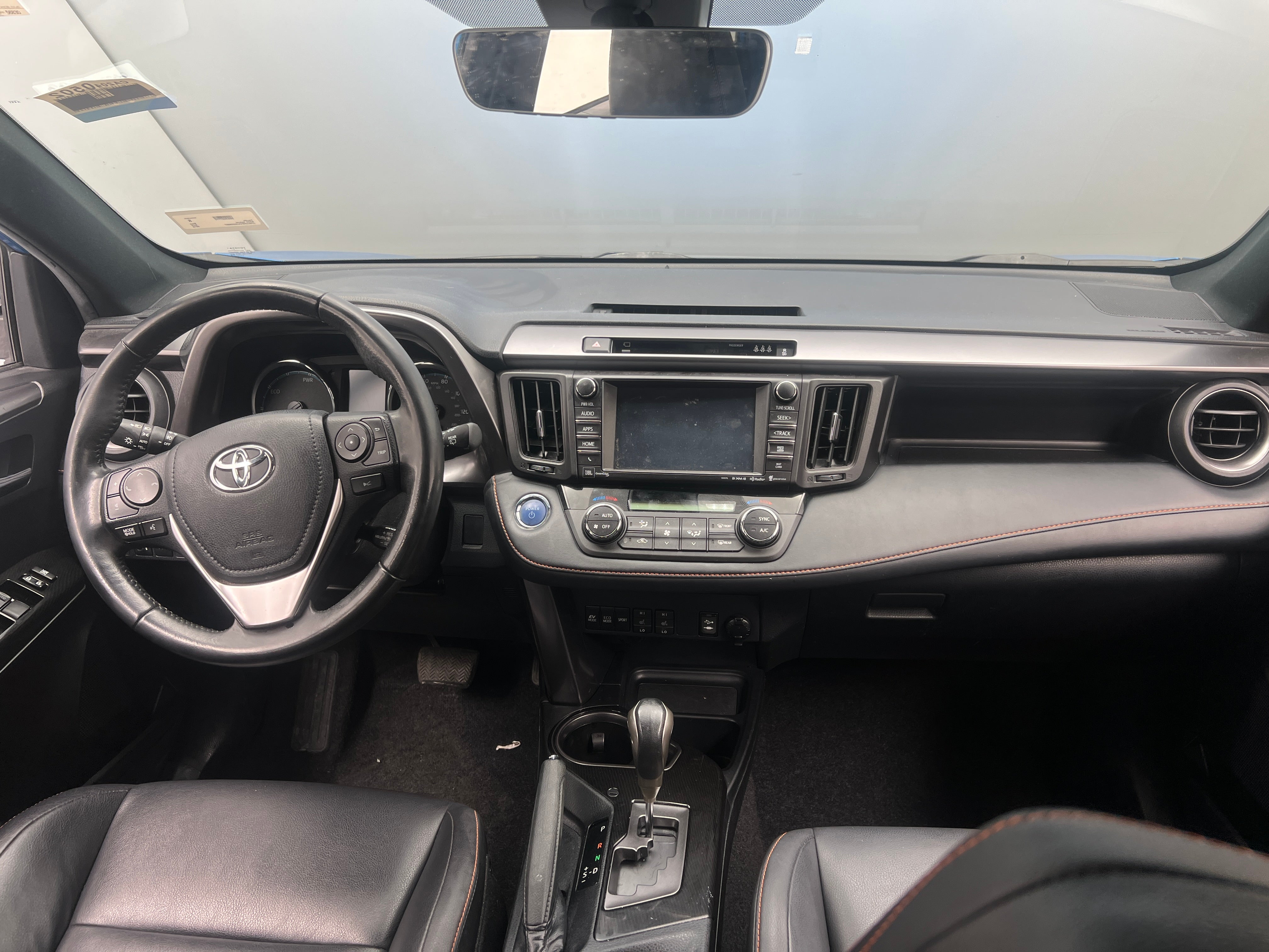 2018 Toyota RAV4 SE 2