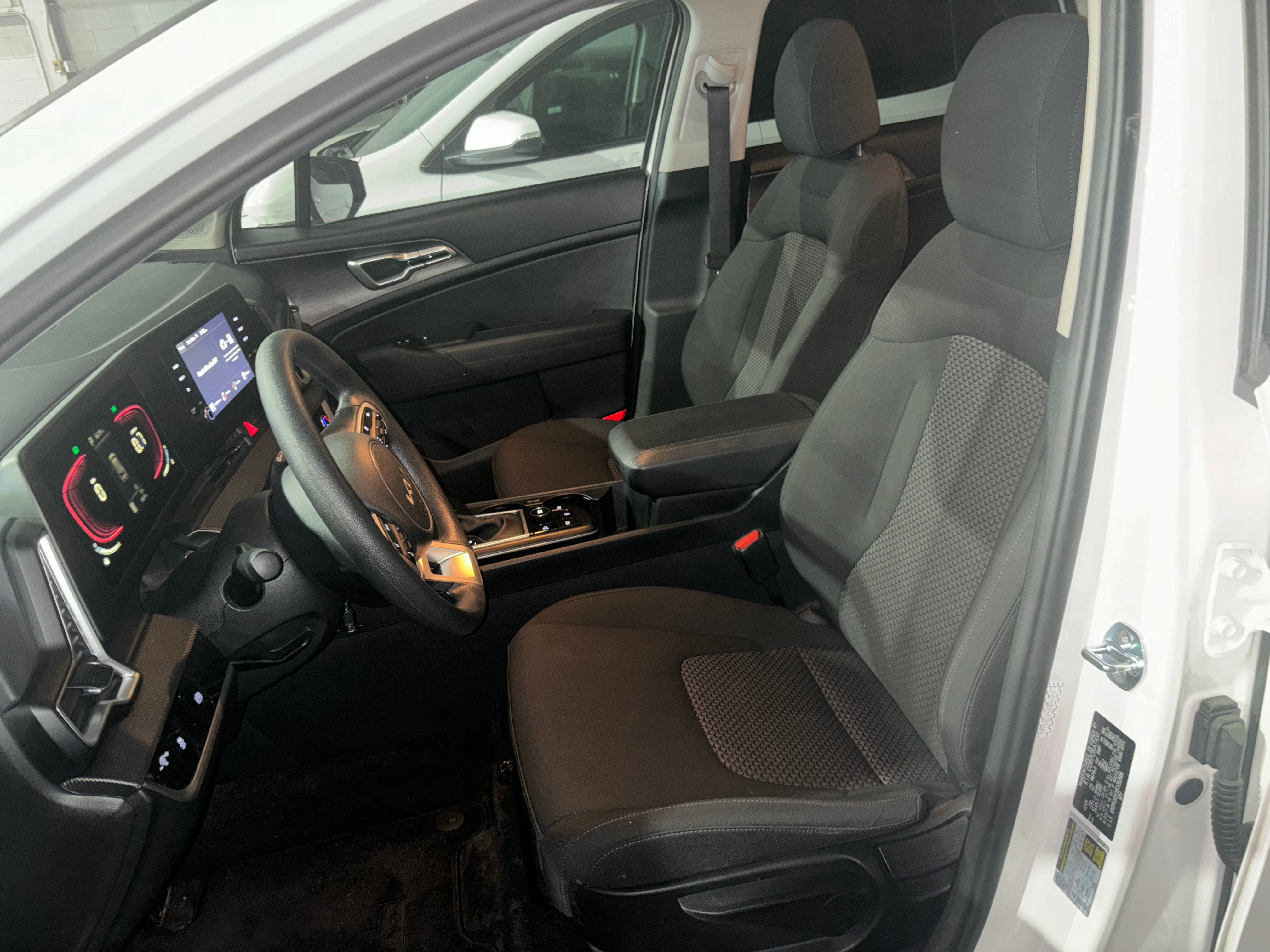 2024 Kia Sportage LX 2
