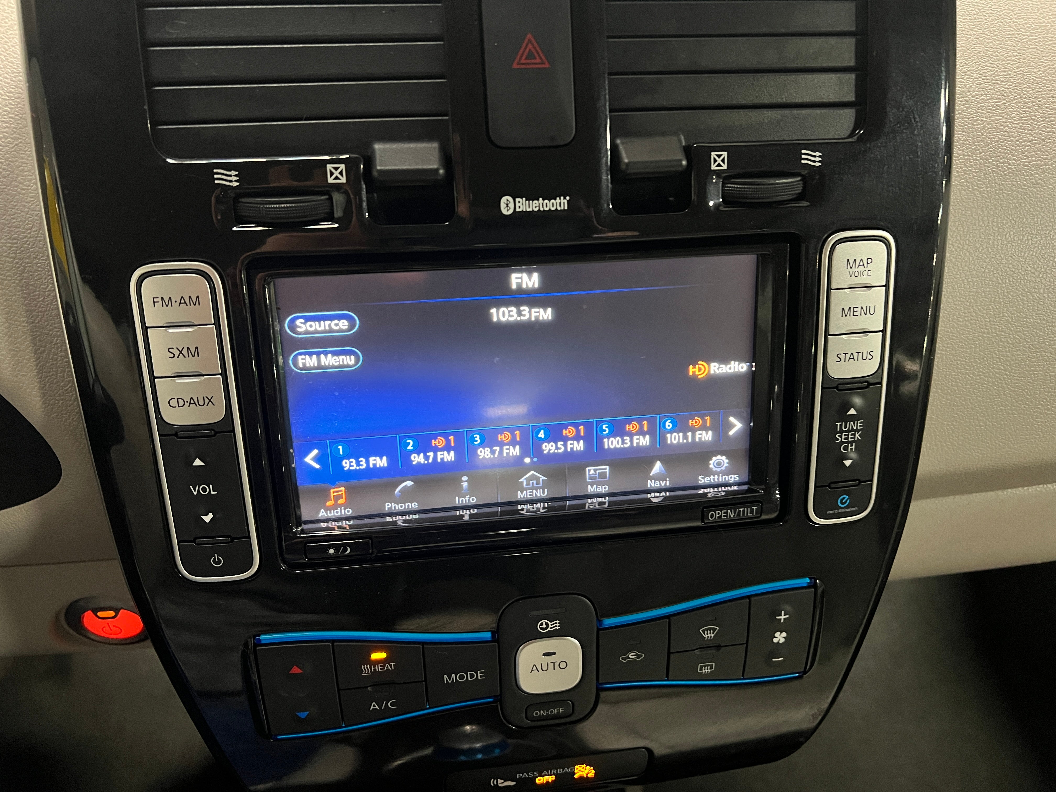 2016 Nissan Leaf SV 4